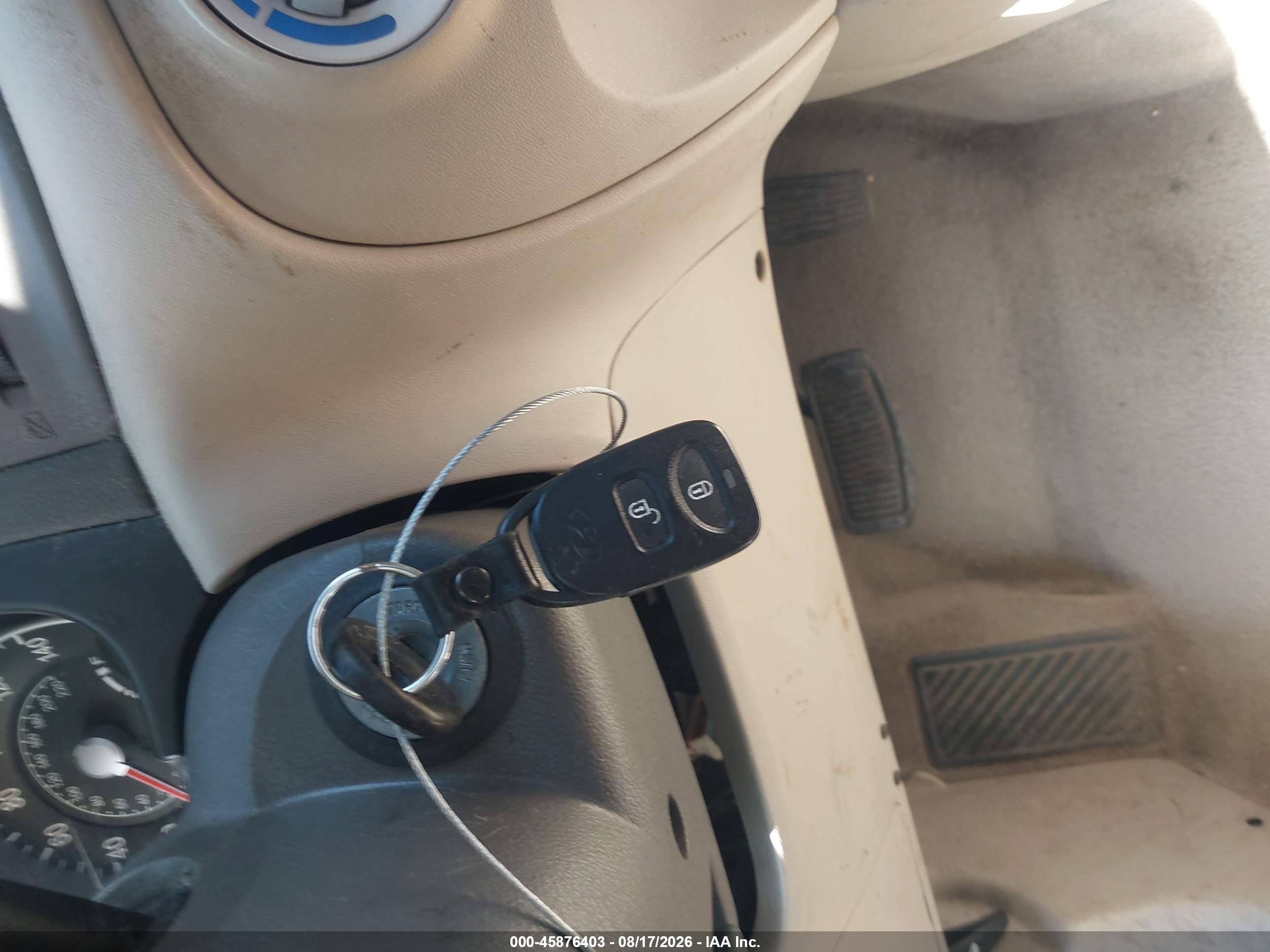 2007 Hyundai Accent Gls Белый vin: KMHCN46C77U102241