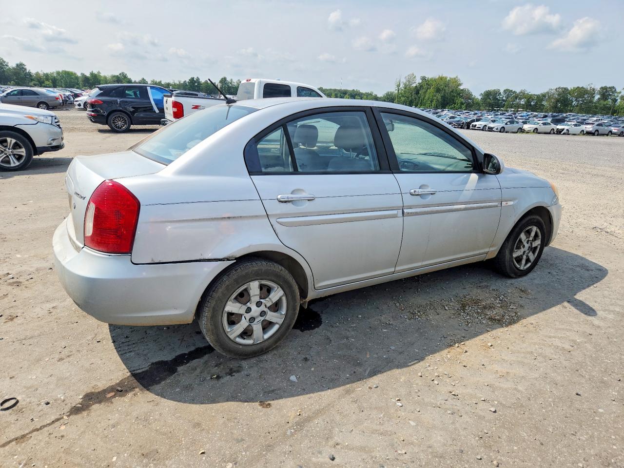 2007 Hyundai Accent Gls Серебряный vin: KMHCN46C77U119542