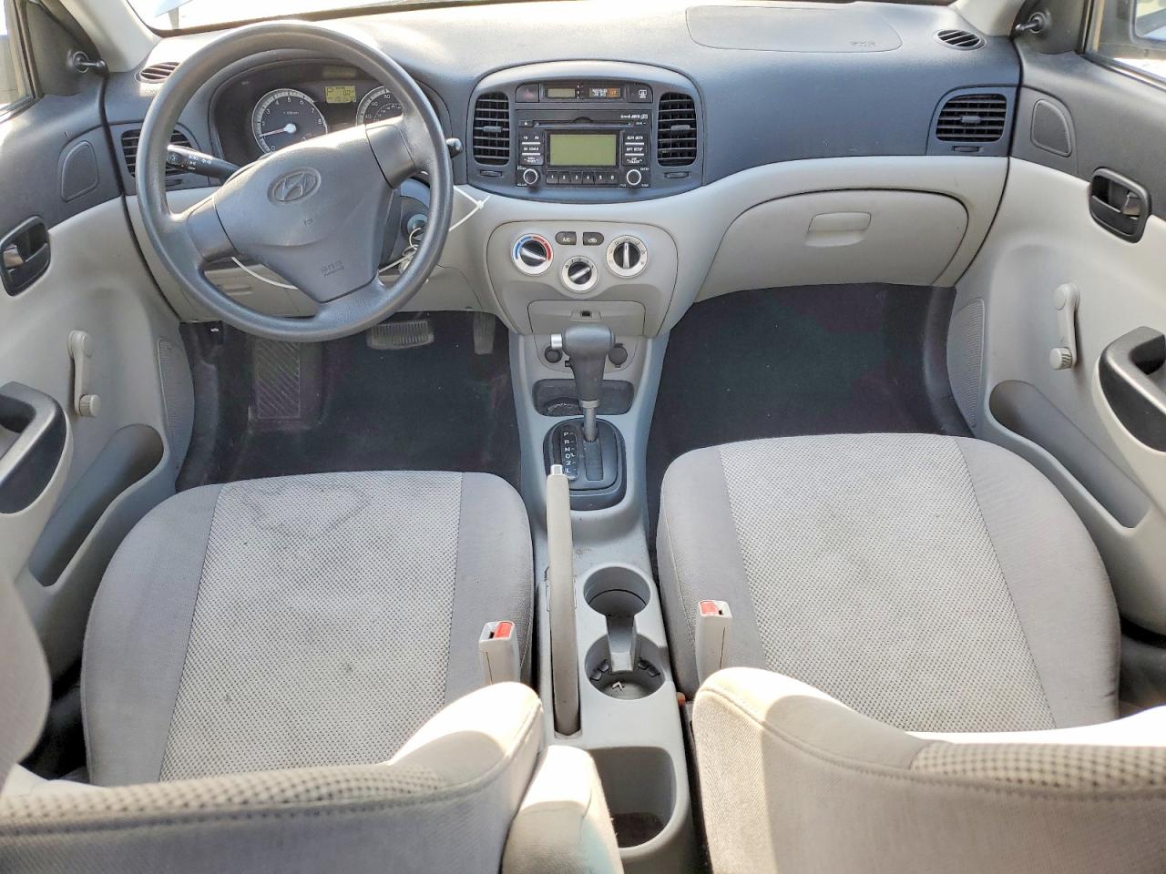 2008 Hyundai Accent Gls Серебряный vin: KMHCN46C78U249242