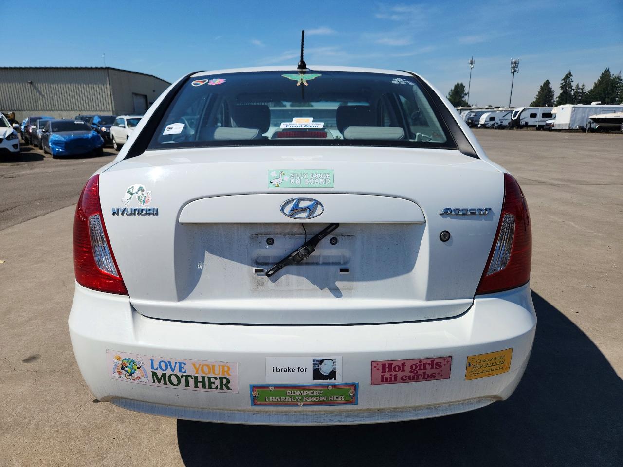 2009 Hyundai Accent Gls Белый vin: KMHCN46C79U283179