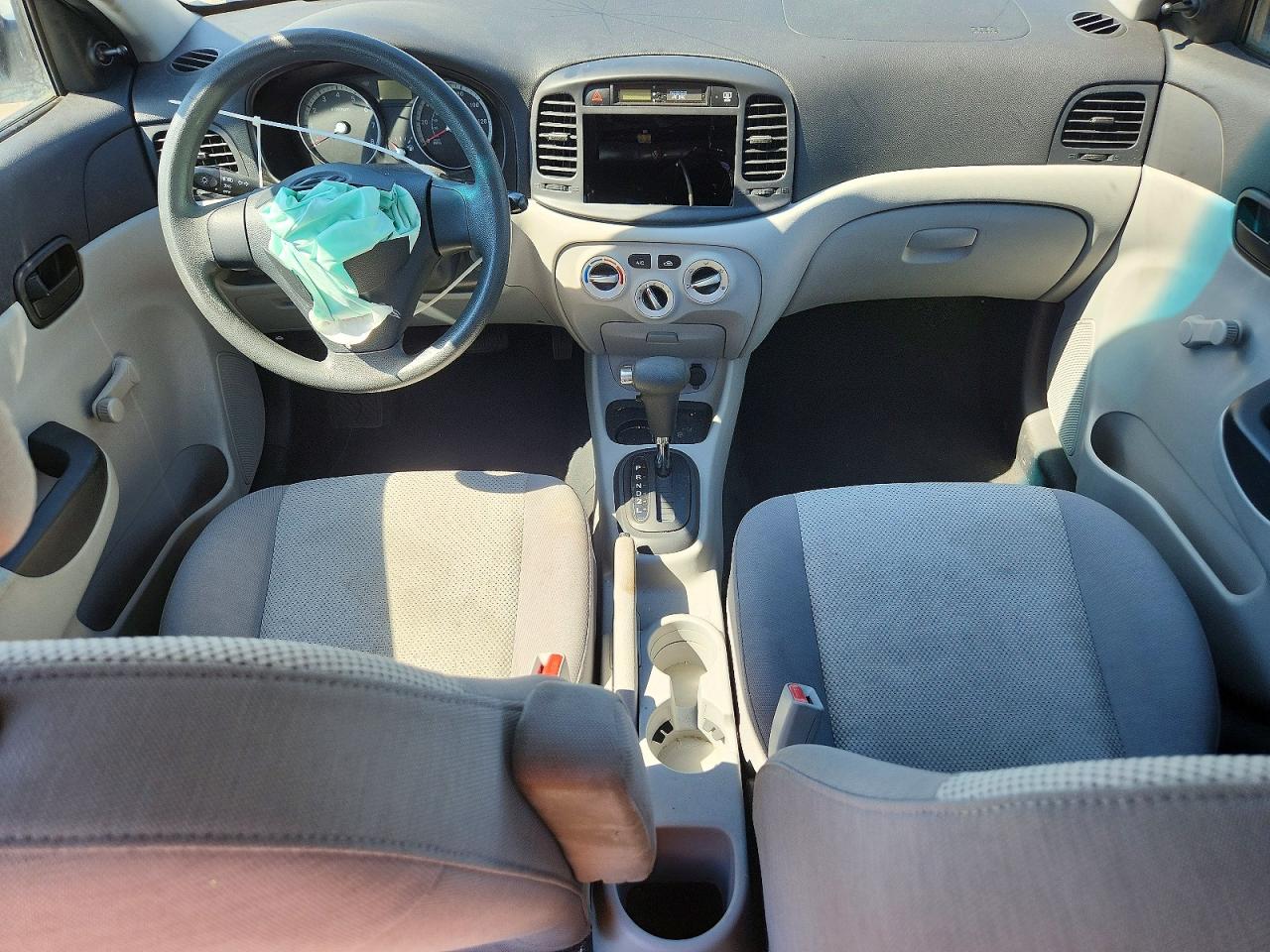 2009 Hyundai Accent Gls Белый vin: KMHCN46C79U283179