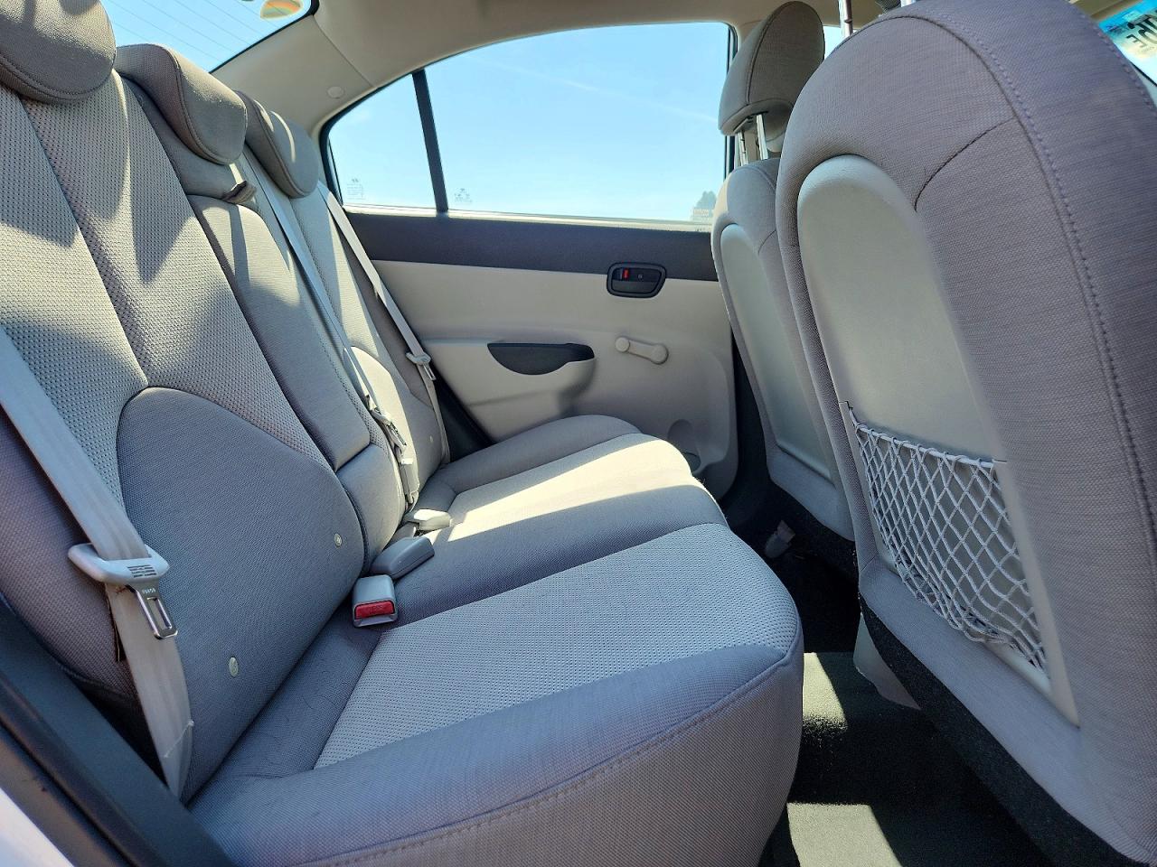 2009 Hyundai Accent Gls Белый vin: KMHCN46C79U283179