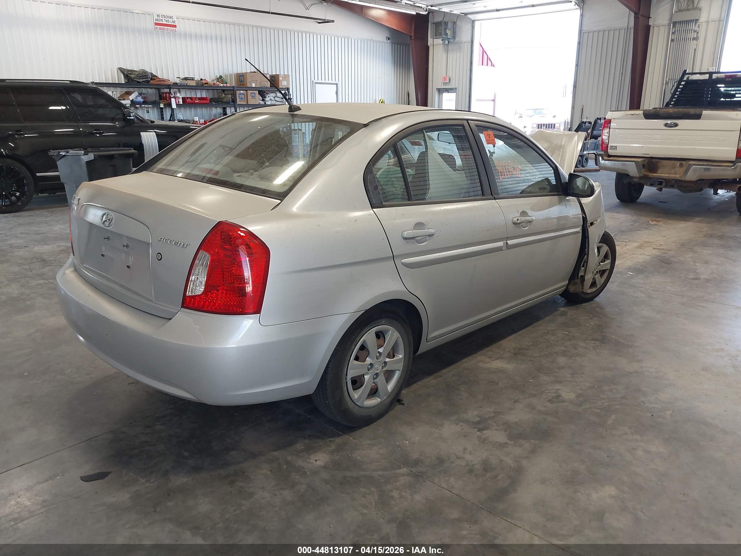 2009 Hyundai Accent Gls Серебряный vin: KMHCN46C79U284168