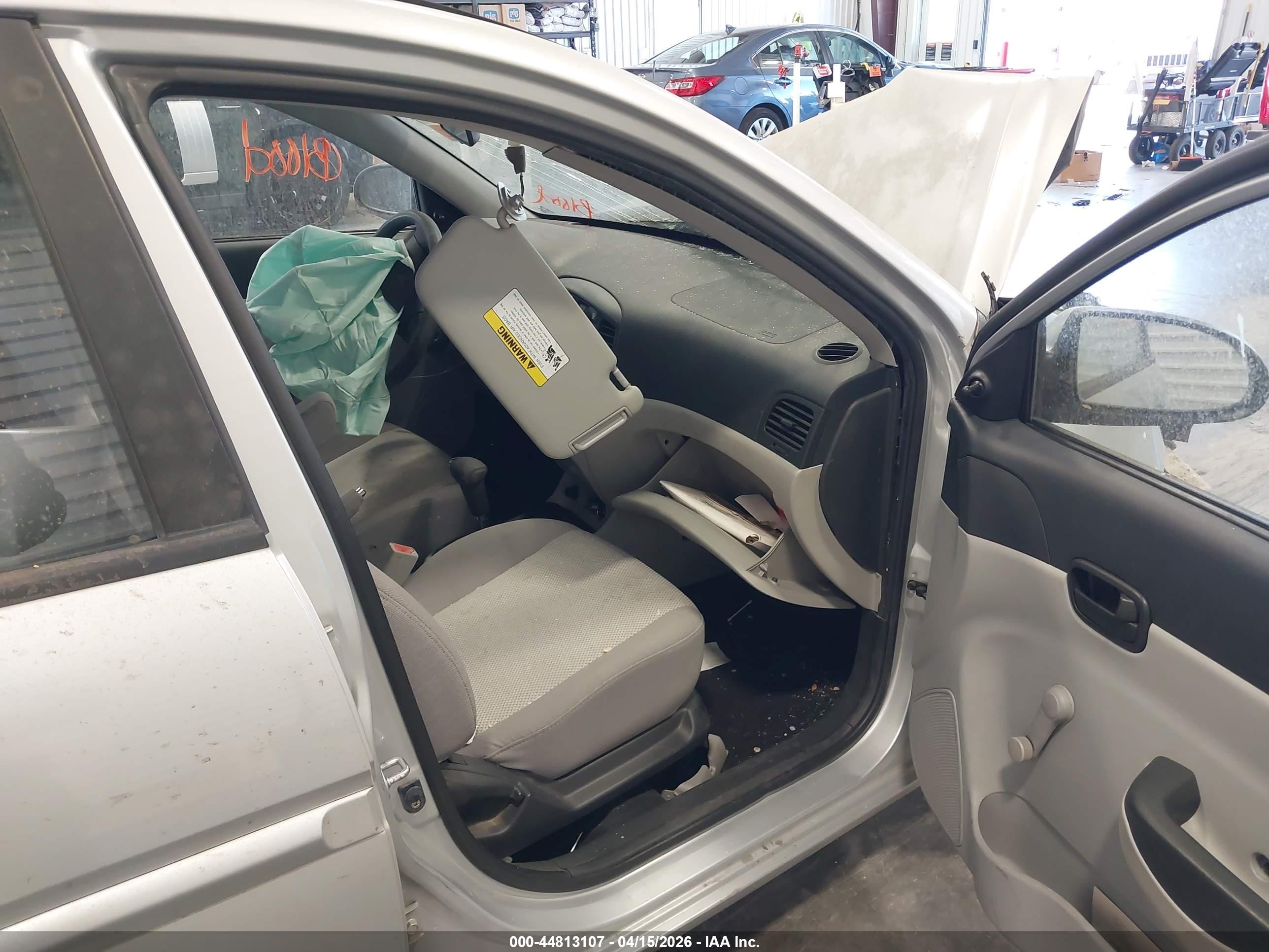2009 Hyundai Accent Gls Серебряный vin: KMHCN46C79U284168