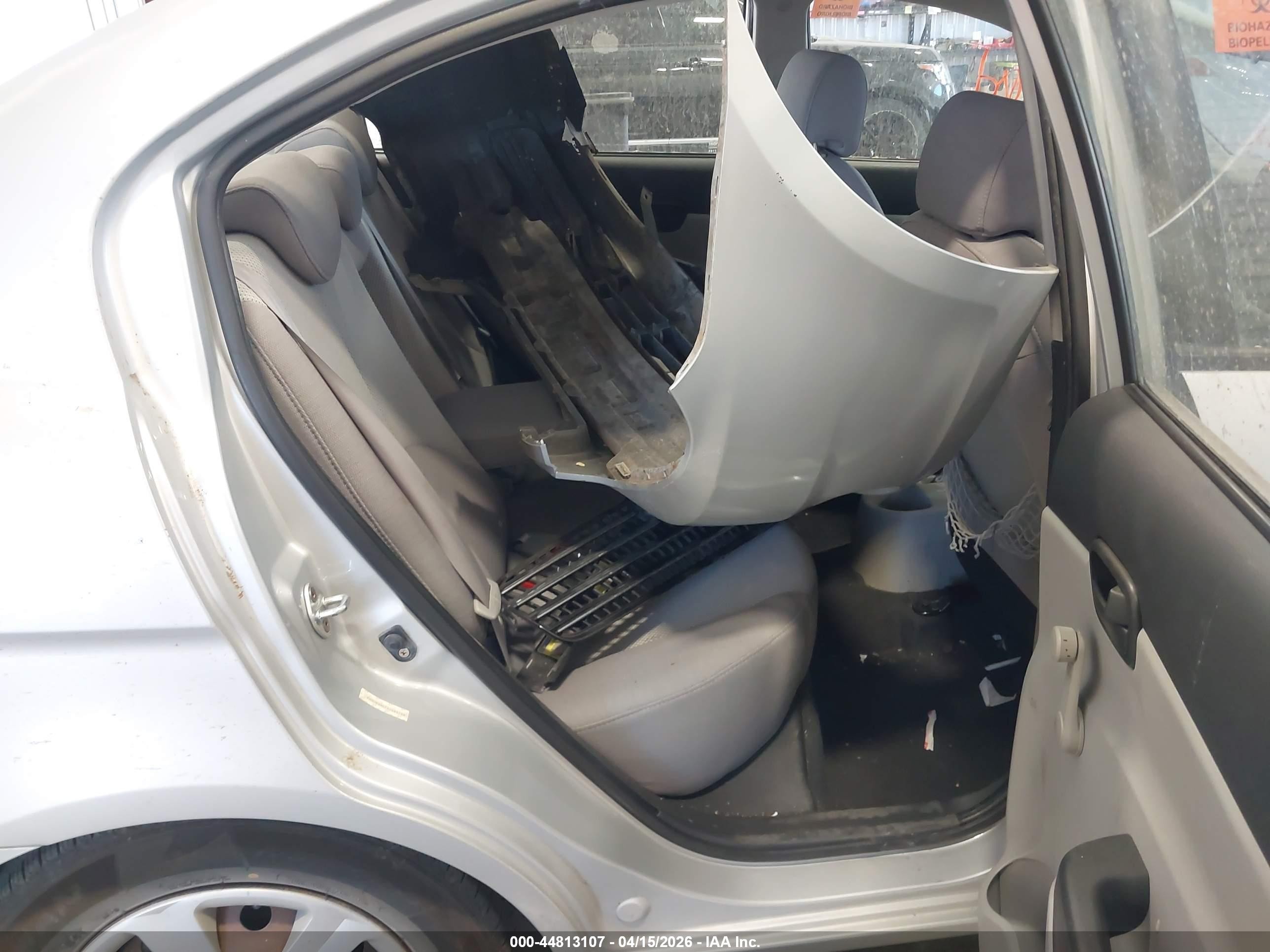 2009 Hyundai Accent Gls Серебряный vin: KMHCN46C79U284168