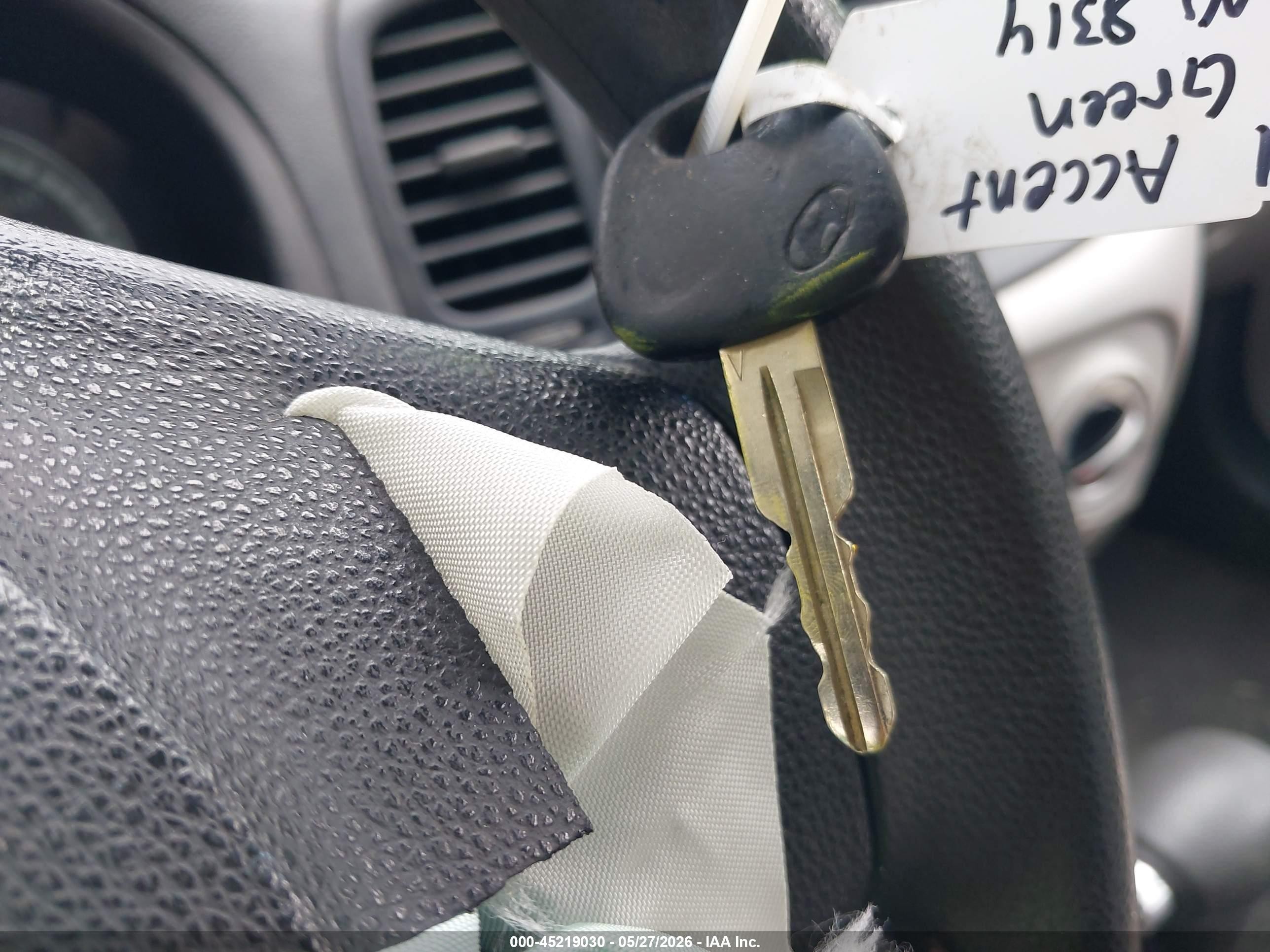 2009 Hyundai Accent Gls Gray vin: KMHCN46C79U368314
