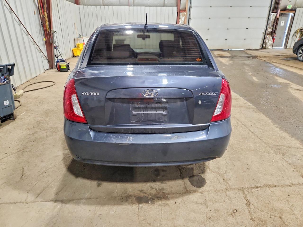 2008 Hyundai Accent Gls Серый vin: KMHCN46C88U182943