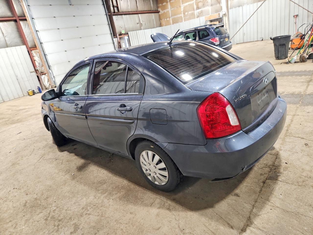 2008 Hyundai Accent Gls Серый vin: KMHCN46C88U182943