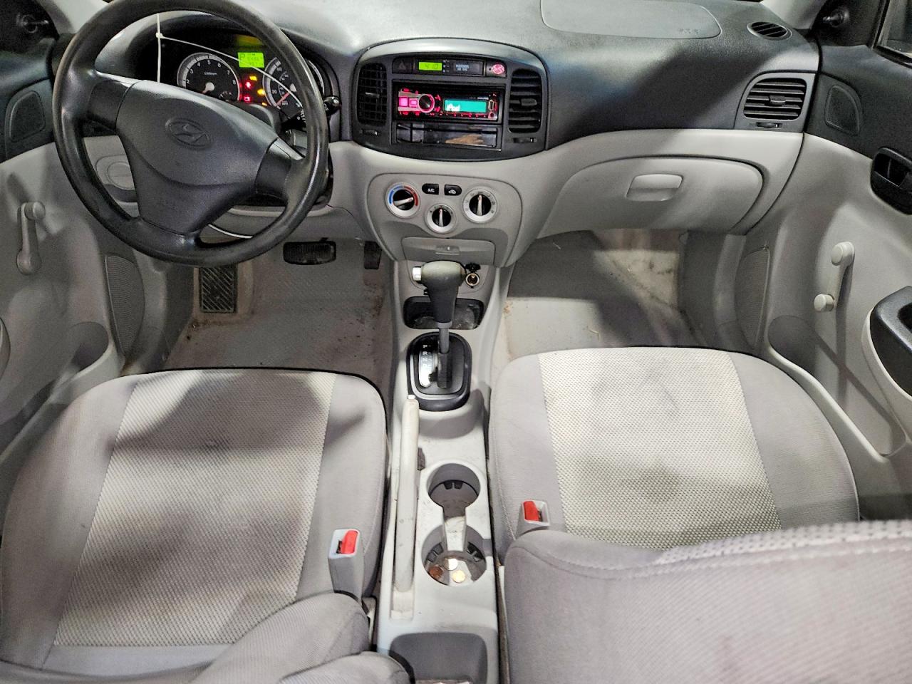 2008 Hyundai Accent Gls Серый vin: KMHCN46C88U182943