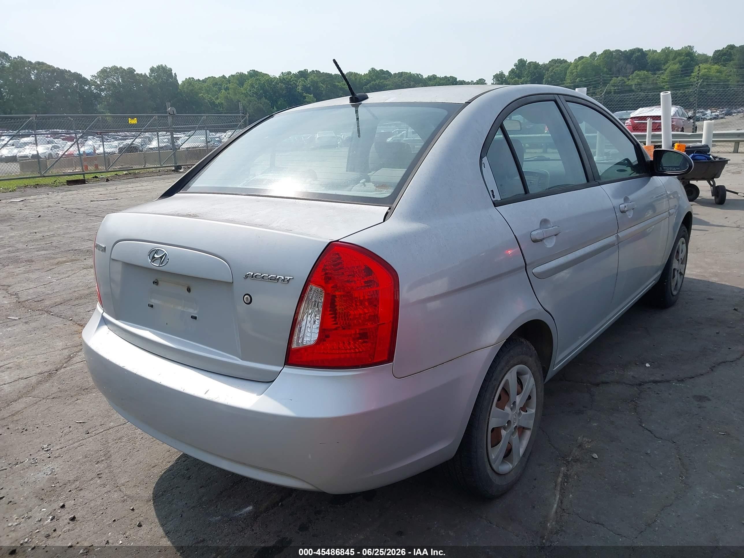 2008 Hyundai Accent Gls Gray vin: KMHCN46C88U239092
