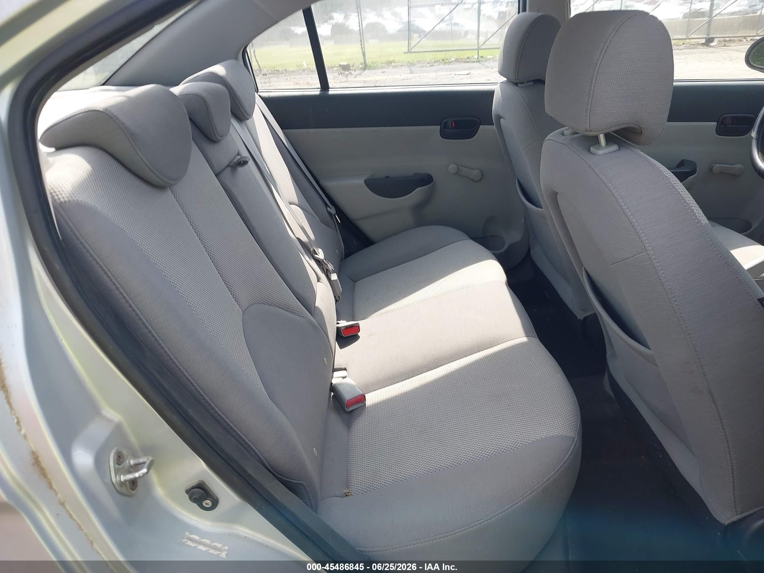 2008 Hyundai Accent Gls Gray vin: KMHCN46C88U239092