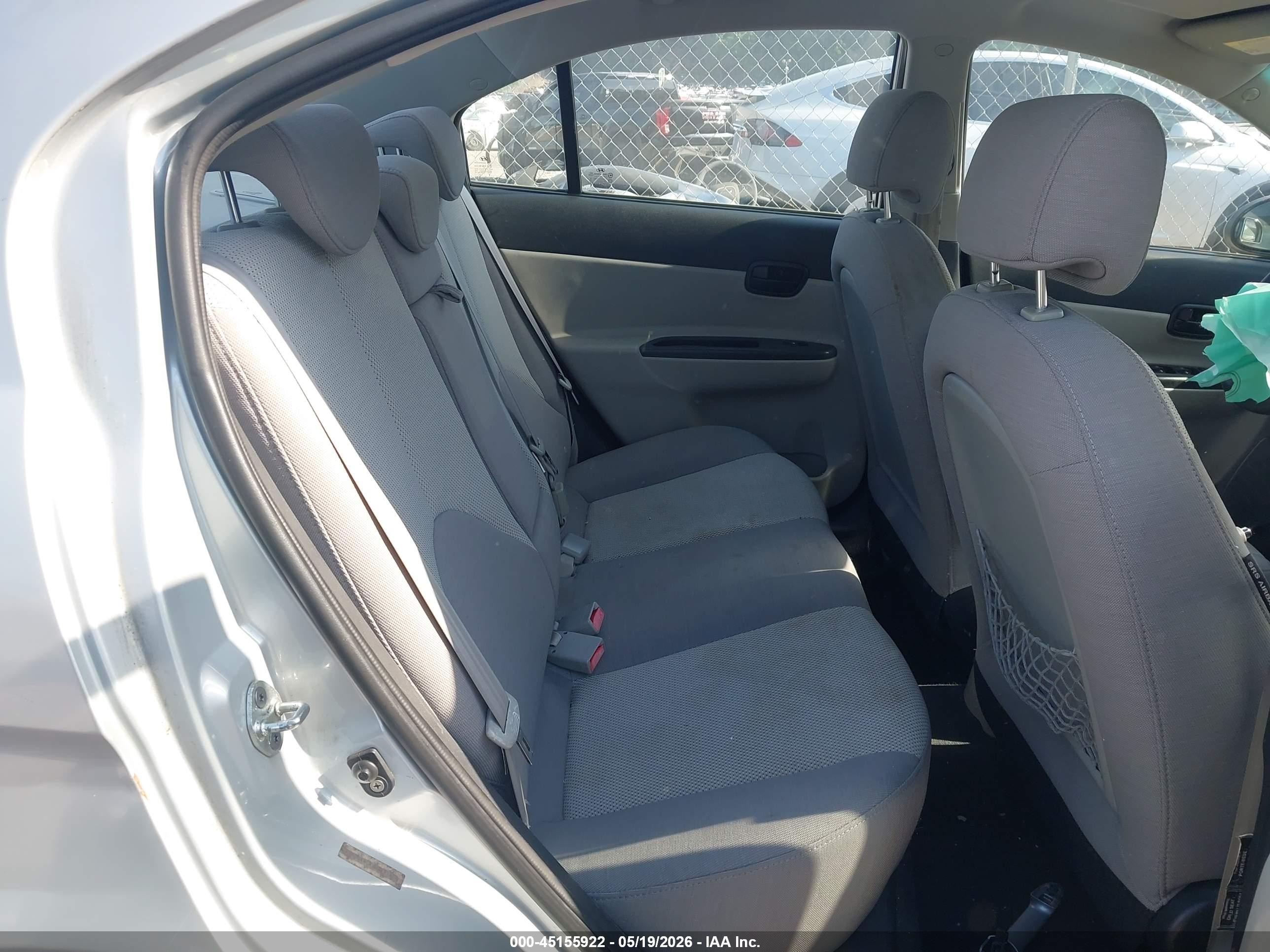 2009 Hyundai Accent Gls Серебряный vin: KMHCN46C89U319381