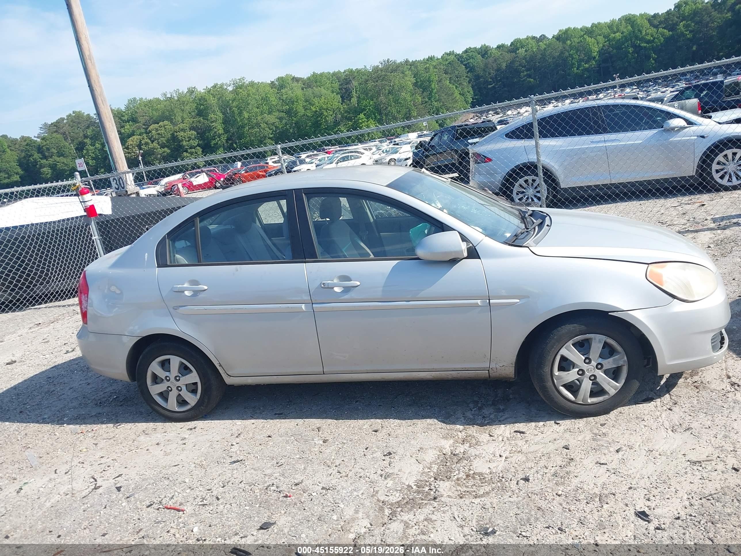 2009 Hyundai Accent Gls Серебряный vin: KMHCN46C89U319381