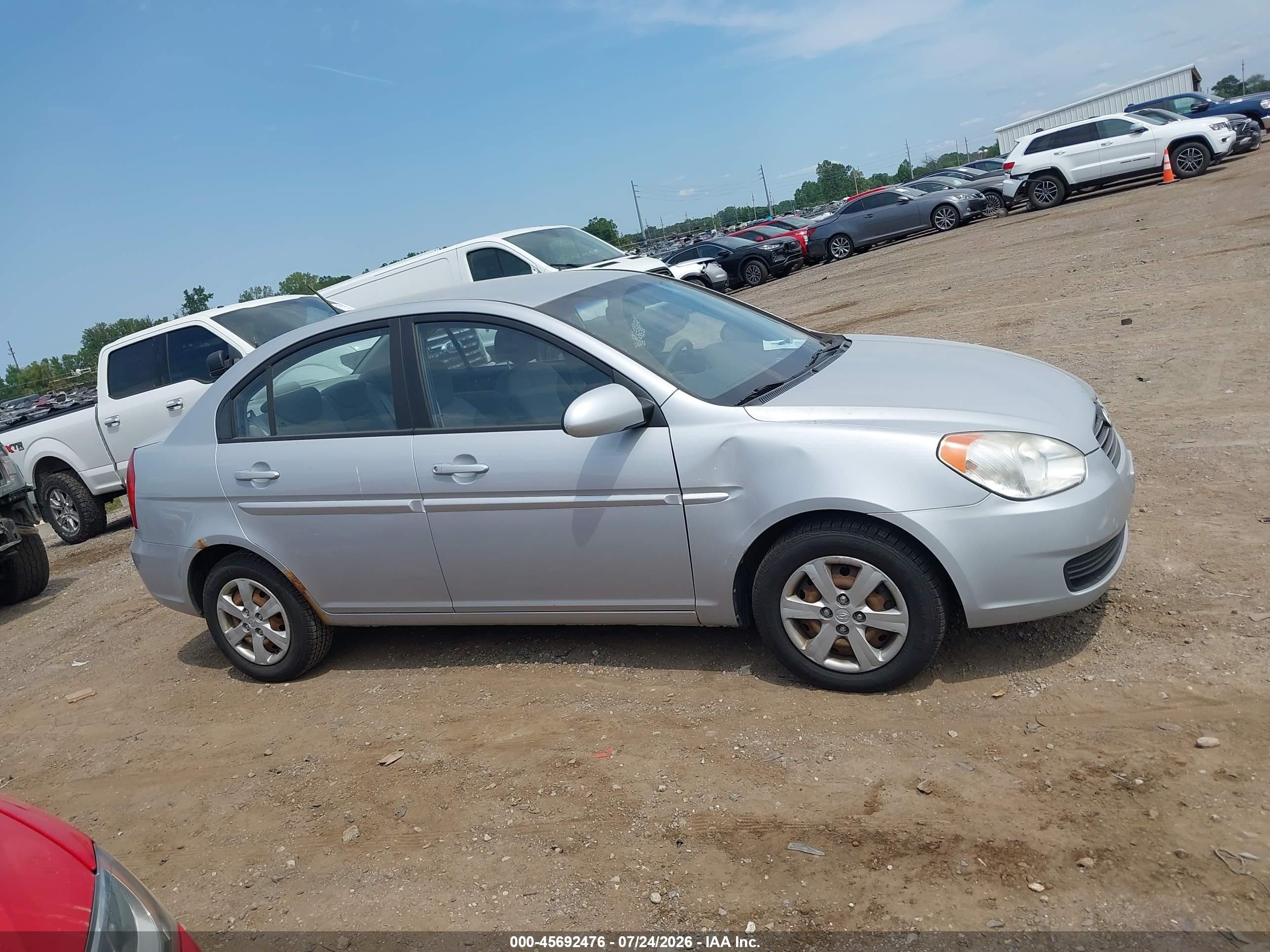 2009 Hyundai Accent Gls Silver vin: KMHCN46C89U342059