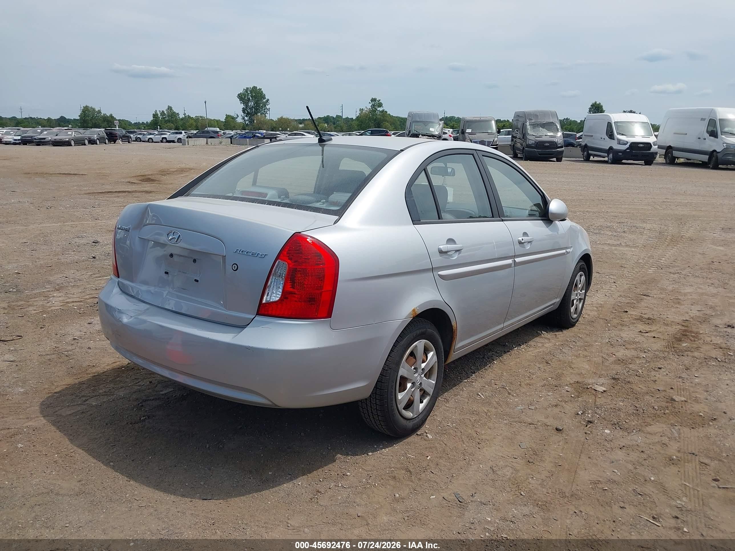 2009 Hyundai Accent Gls Silver vin: KMHCN46C89U342059