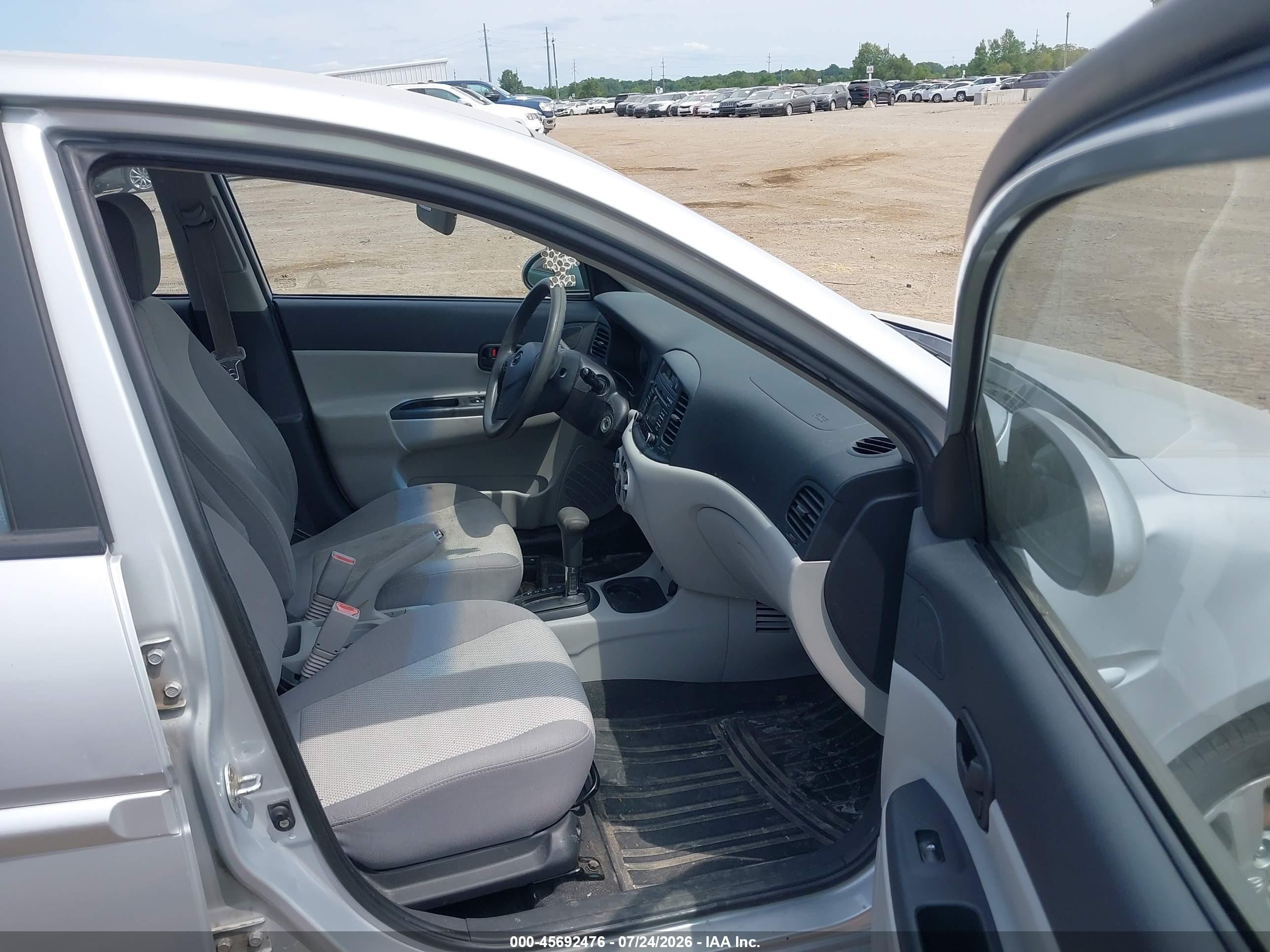 2009 Hyundai Accent Gls Silver vin: KMHCN46C89U342059