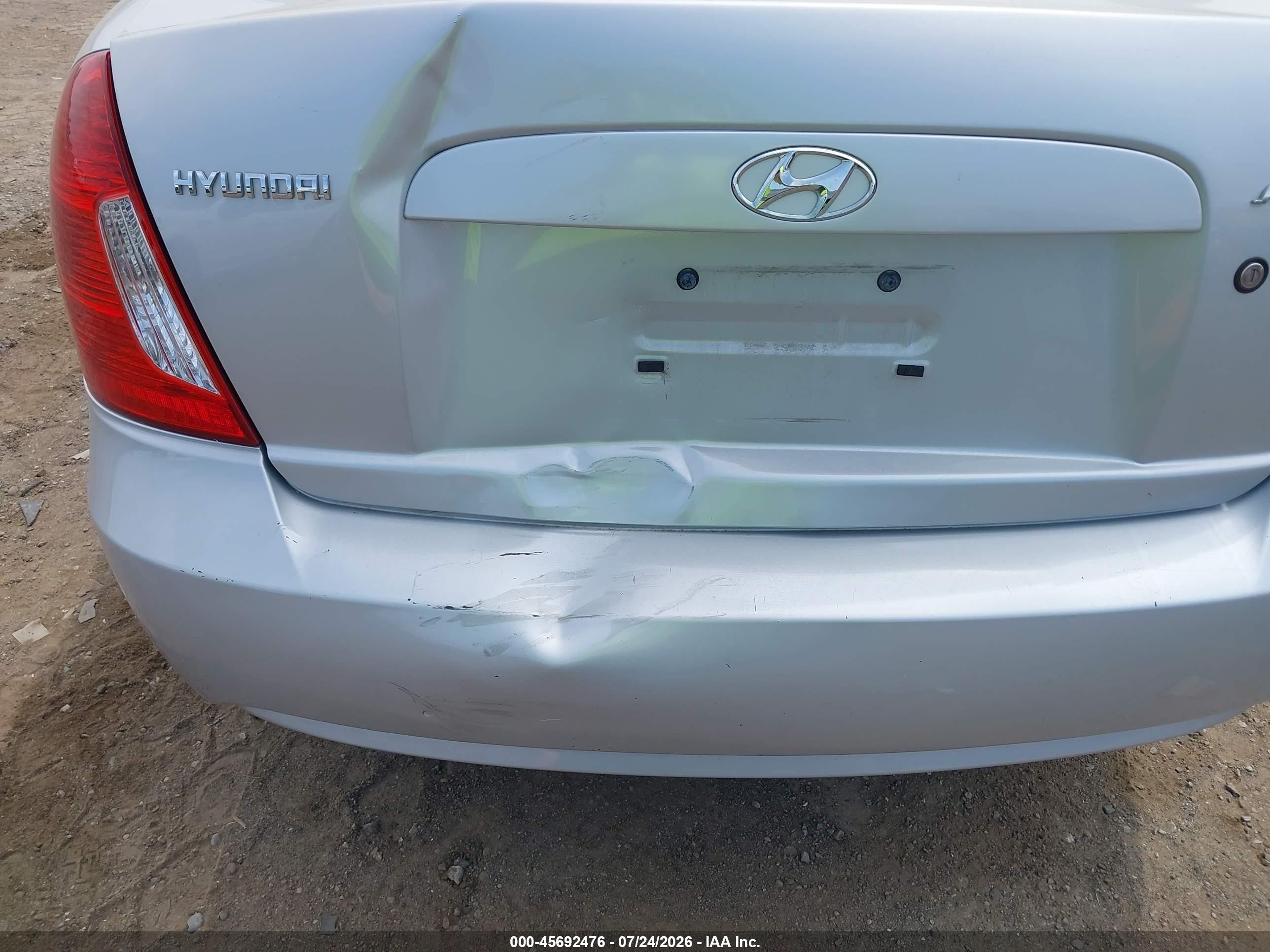 2009 Hyundai Accent Gls Silver vin: KMHCN46C89U342059