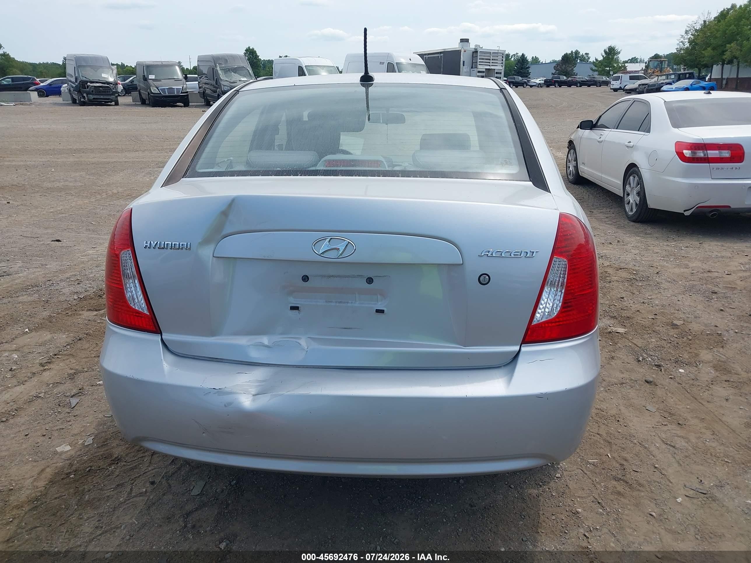 2009 Hyundai Accent Gls Silver vin: KMHCN46C89U342059