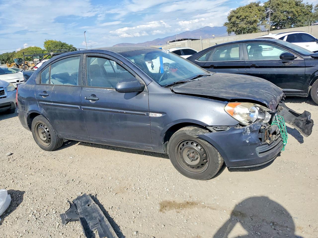 2007 Hyundai Accent Gls Серый vin: KMHCN46C97U141851