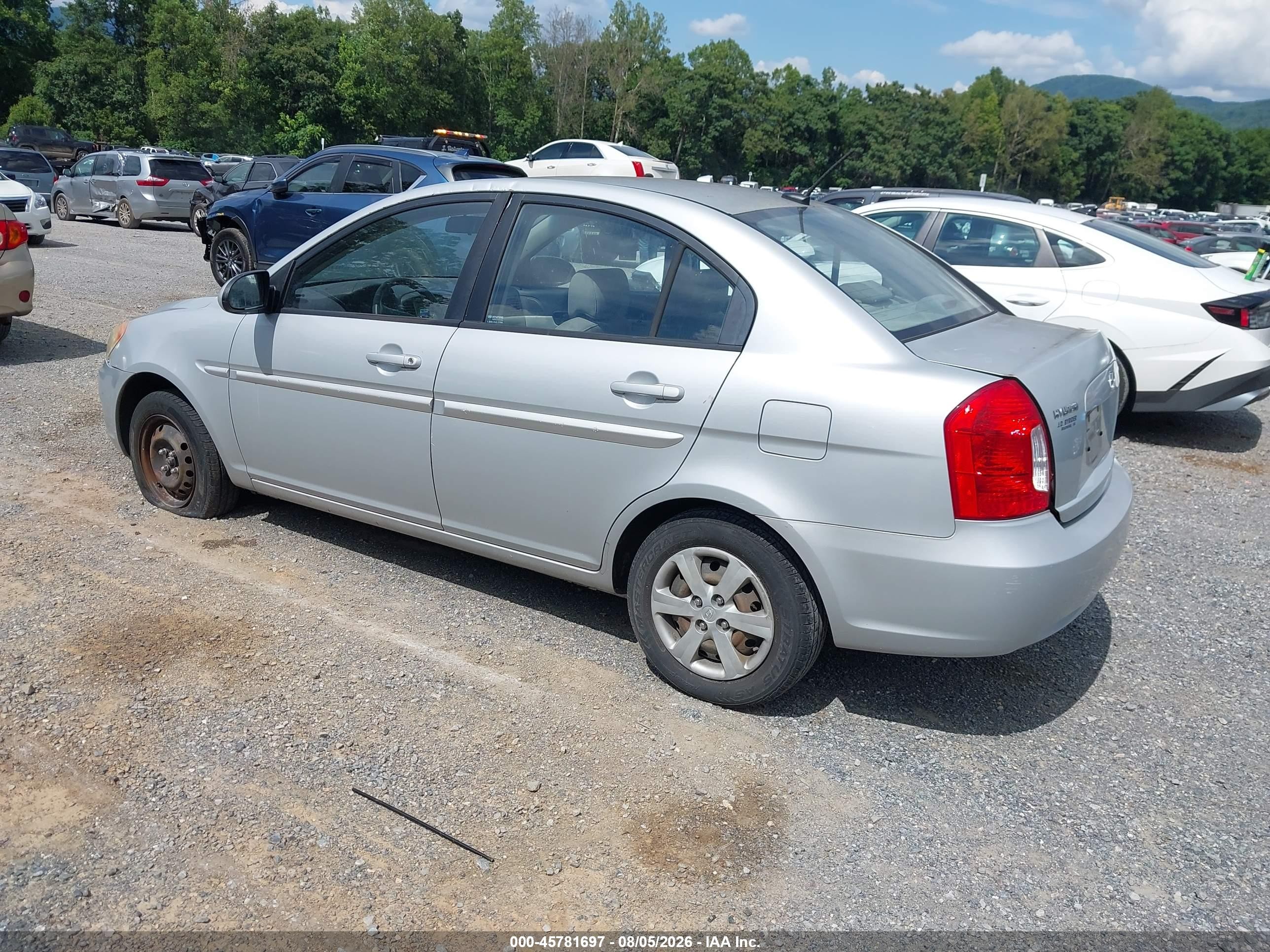 2008 Hyundai Accent Gls Серебряный vin: KMHCN46C98U258797
