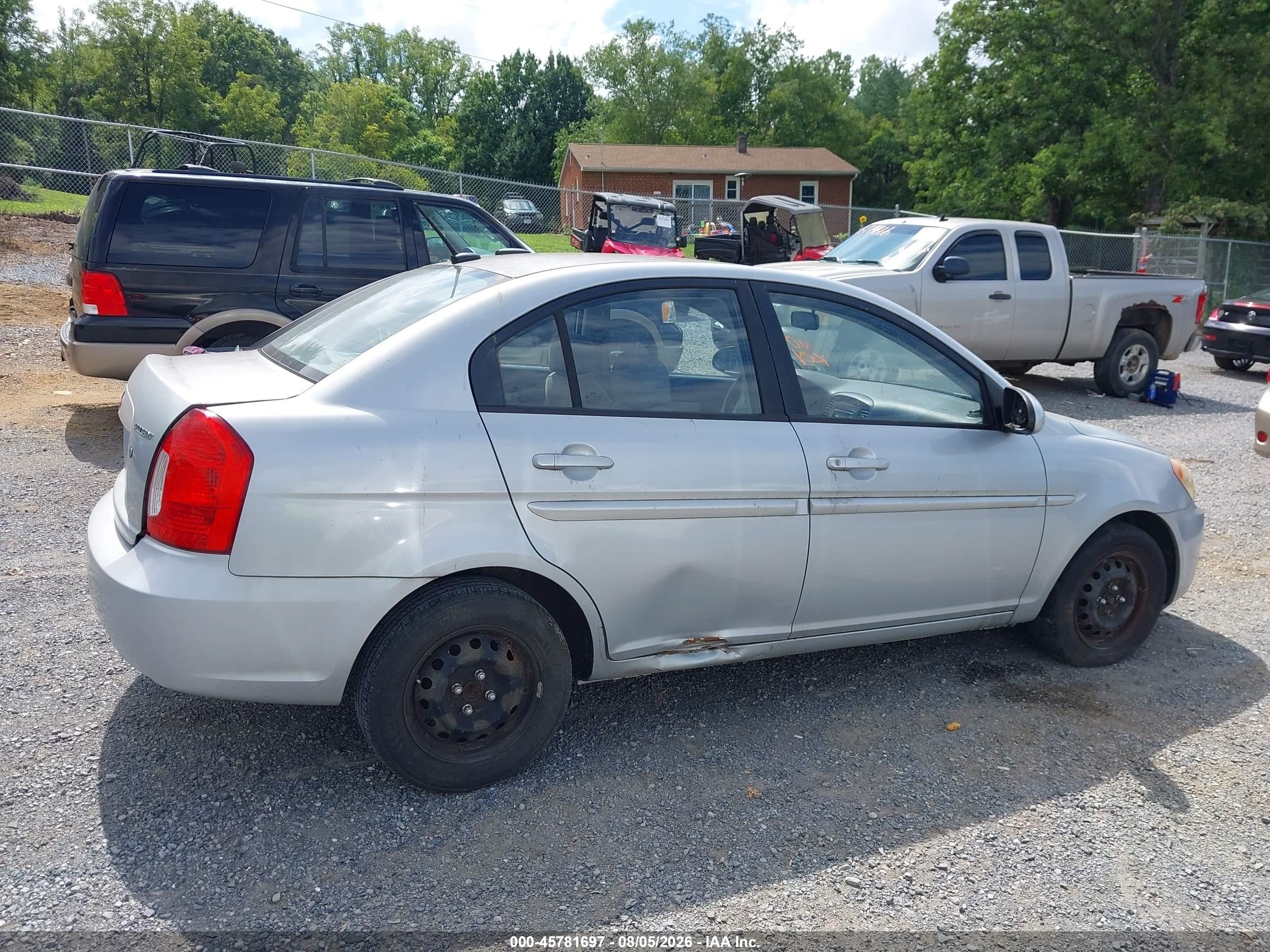 2008 Hyundai Accent Gls Серебряный vin: KMHCN46C98U258797