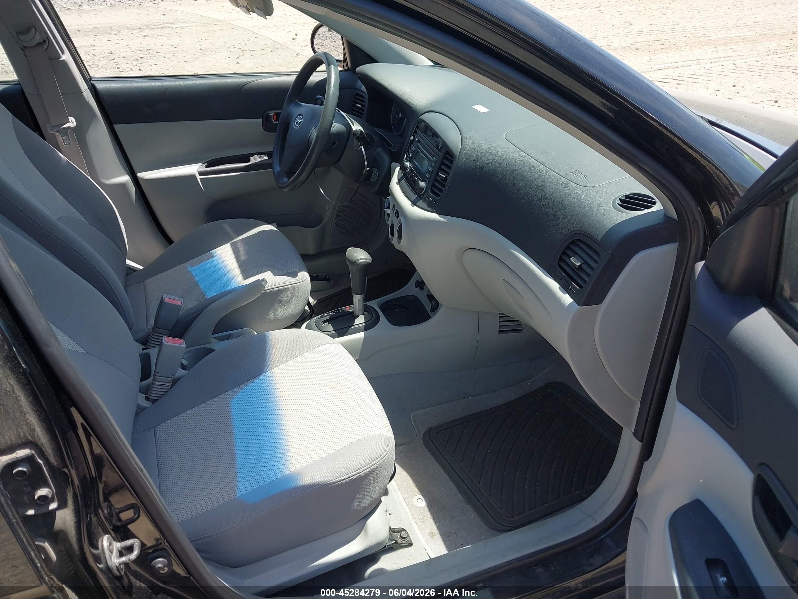 2007 Hyundai Accent Gls Черный vin: KMHCN46CX7U144192