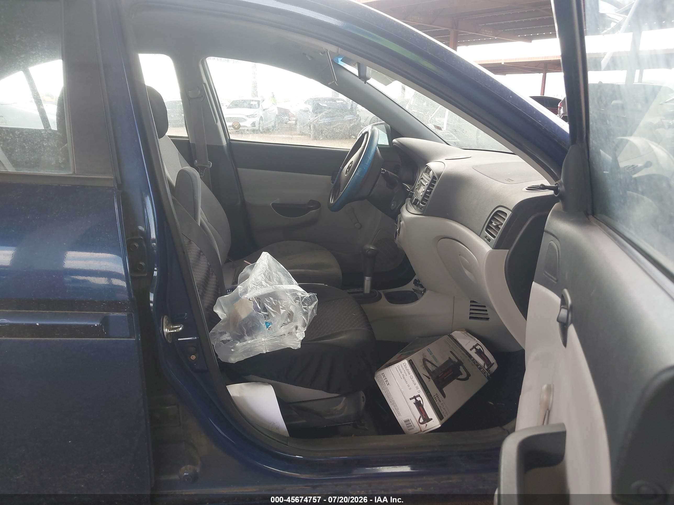 2008 Hyundai Accent Gls Blue vin: KMHCN46CX8U213268