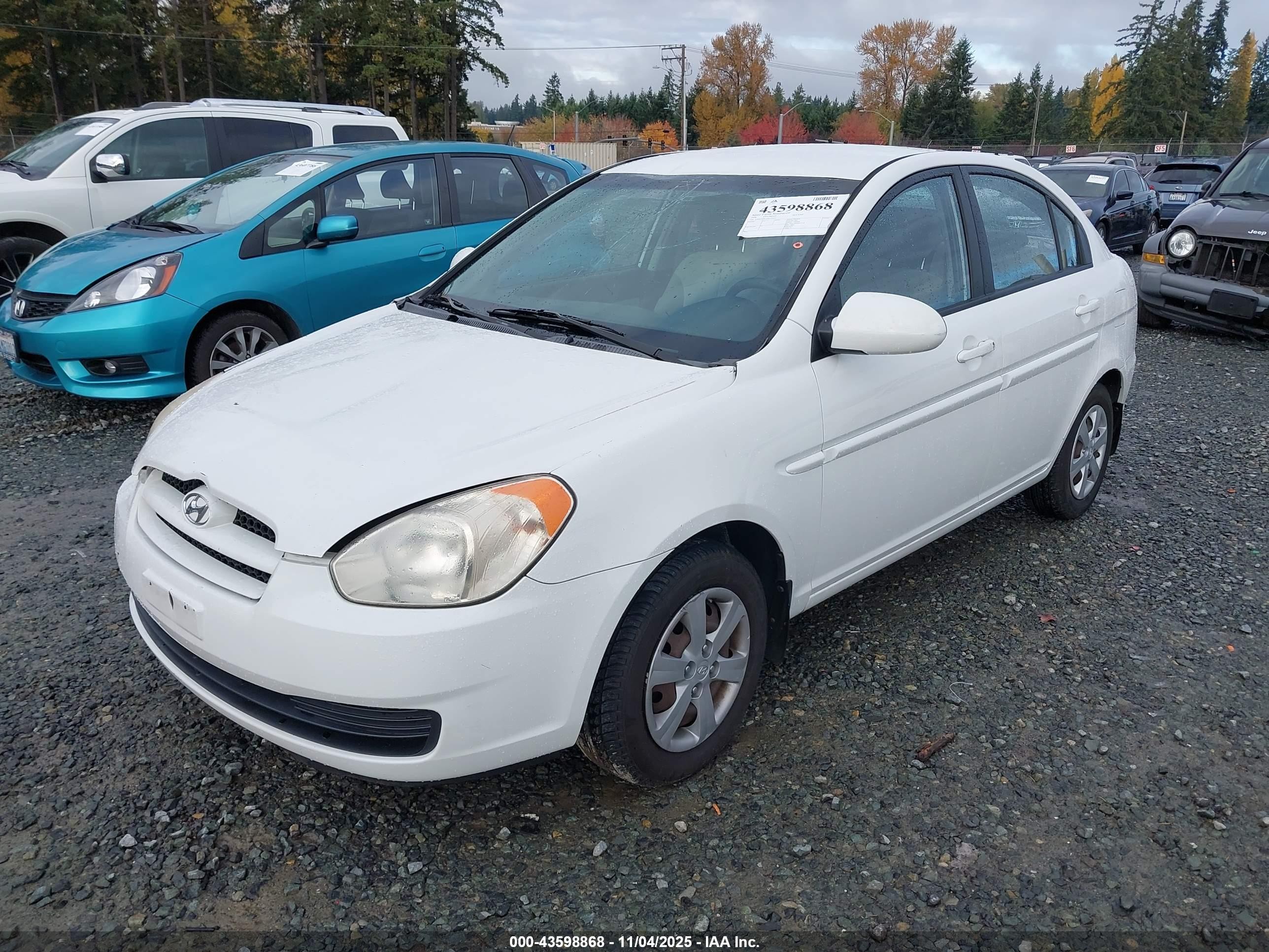 2008 Hyundai Accent Gls White vin: KMHCN46CX8U271073