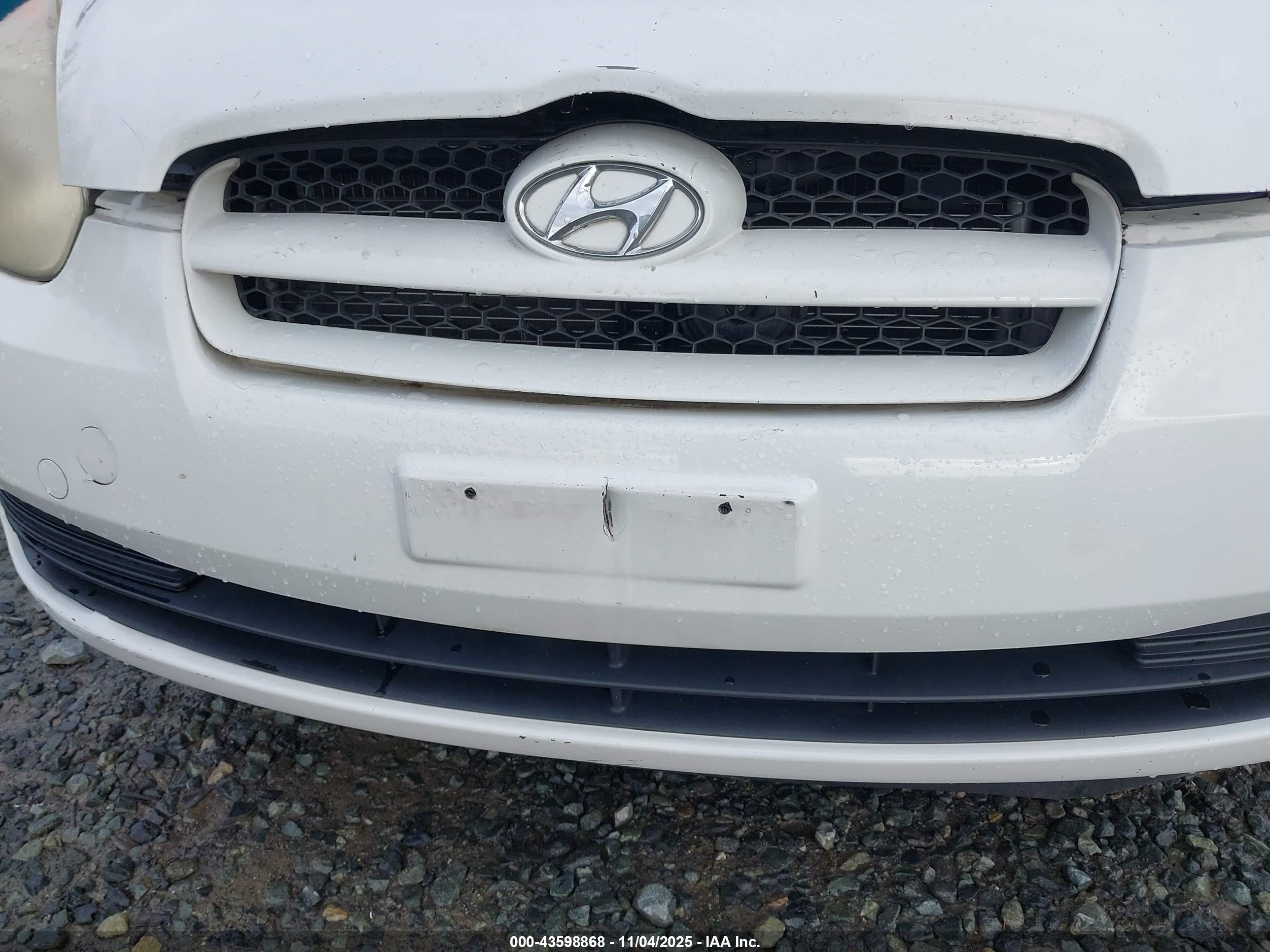 2008 Hyundai Accent Gls White vin: KMHCN46CX8U271073