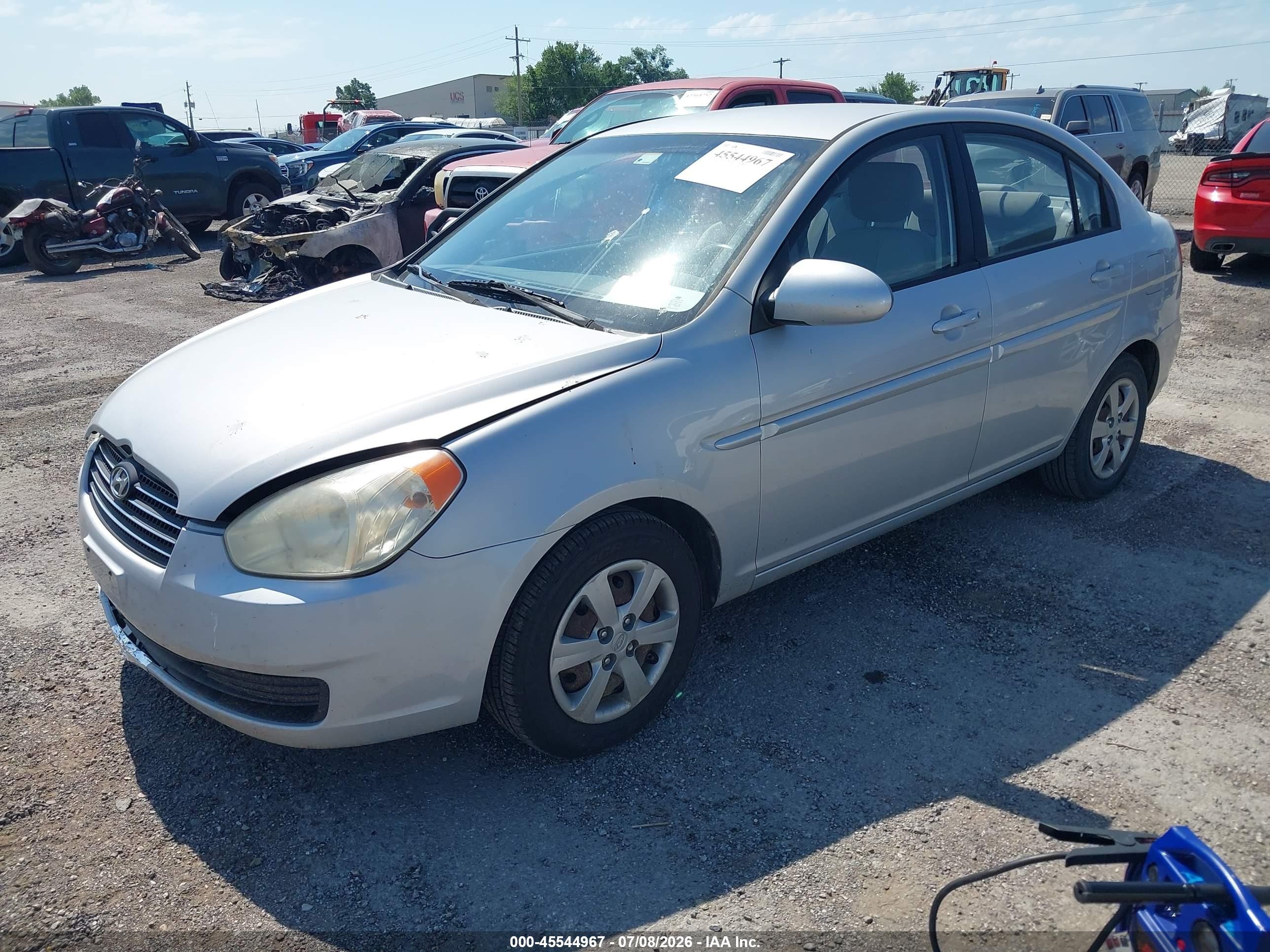 2009 Hyundai Accent Gls Silver vin: KMHCN46CX9U296881