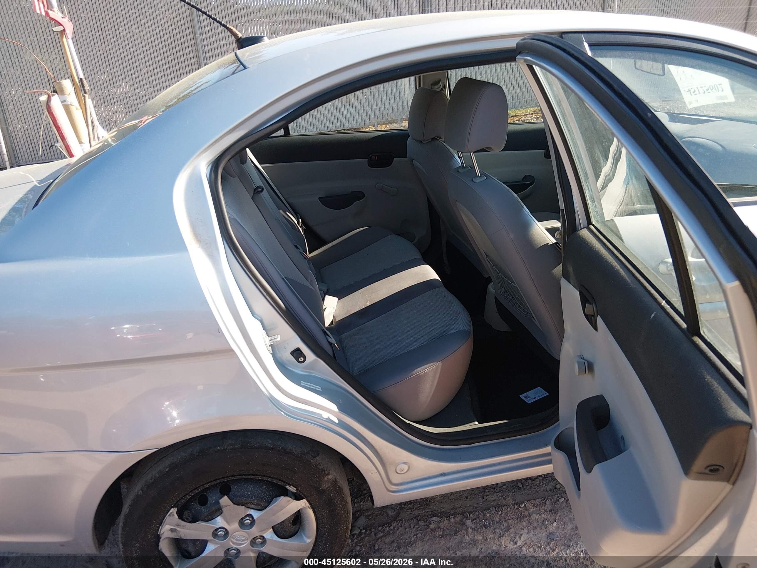 2011 Hyundai Accent Gls Серебряный vin: KMHCN4AC0BU571526
