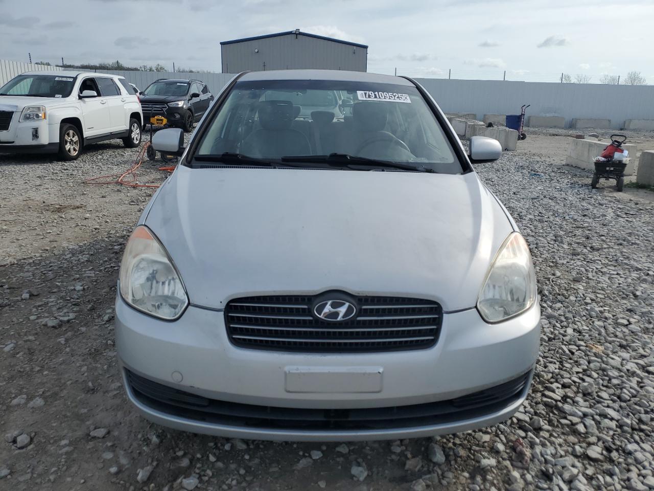 2011 Hyundai Accent Gls Silver vin: KMHCN4AC0BU606551 Damage: Left Head Lamp, Faded, Acceptable