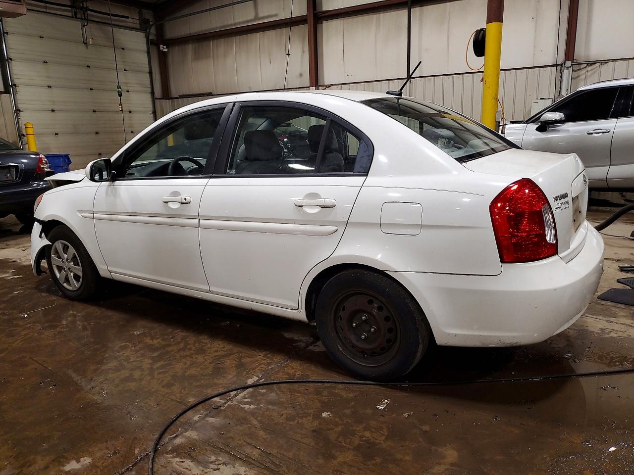 2010 Hyundai Accent Gls White vin: KMHCN4AC1AU420063