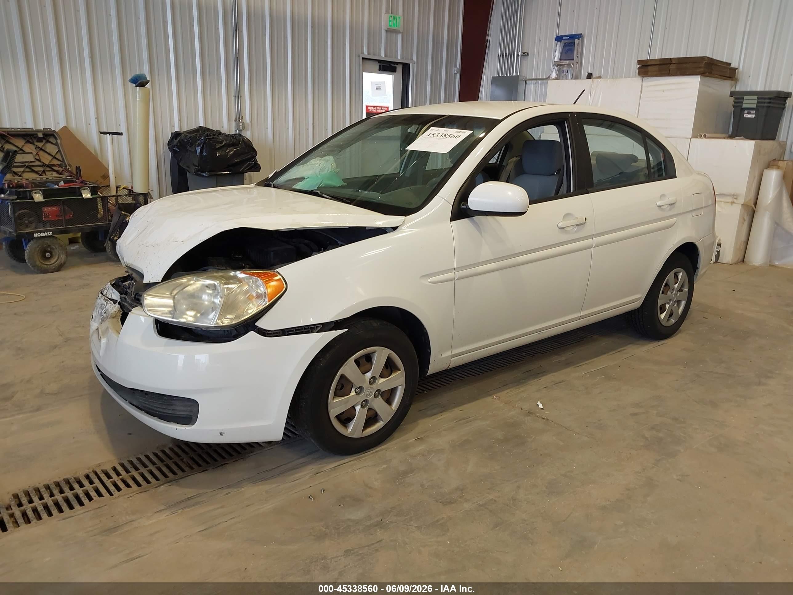 2010 Hyundai Accent Gls White vin: KMHCN4AC2AU424509