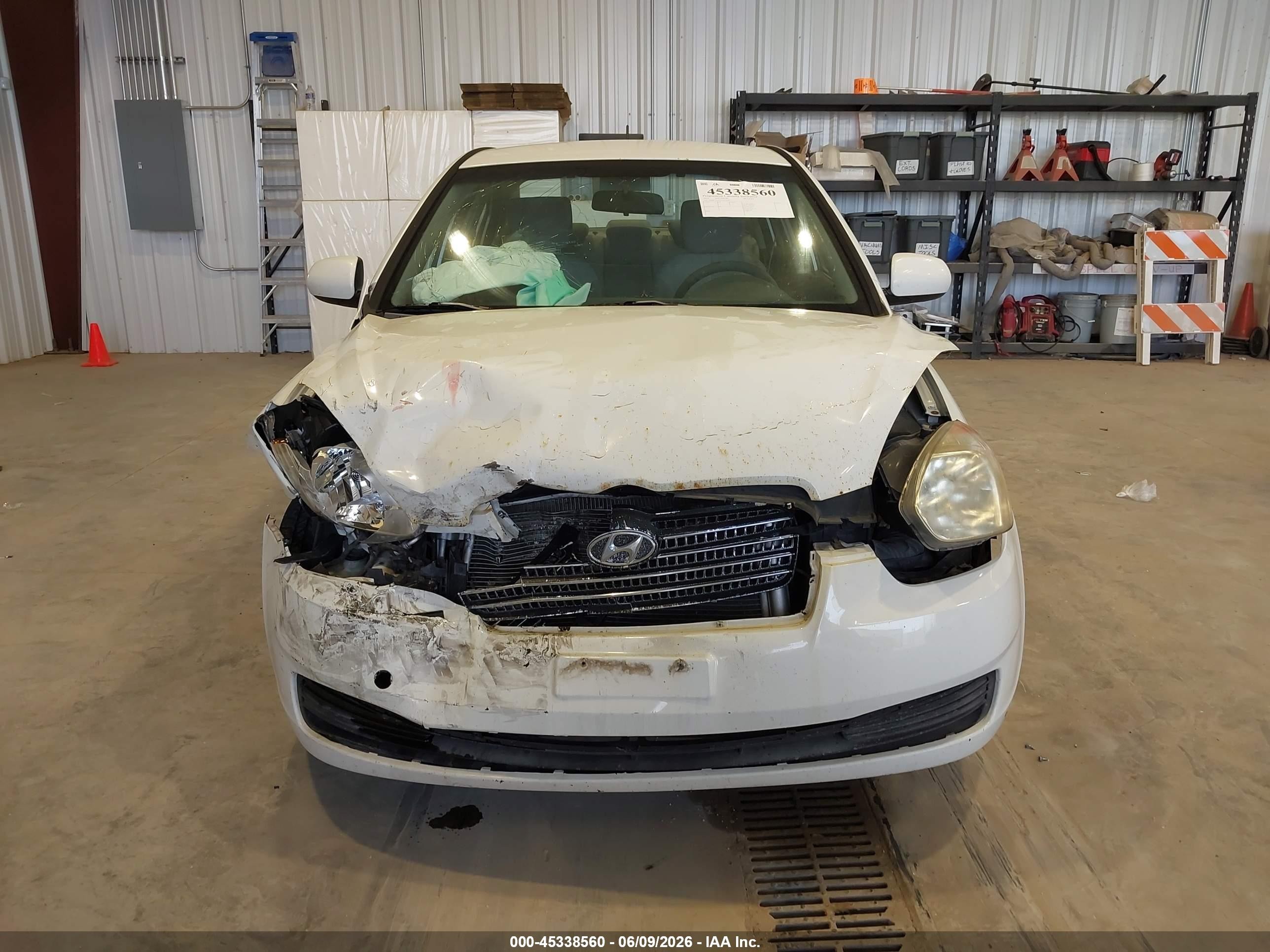 2010 Hyundai Accent Gls White vin: KMHCN4AC2AU424509