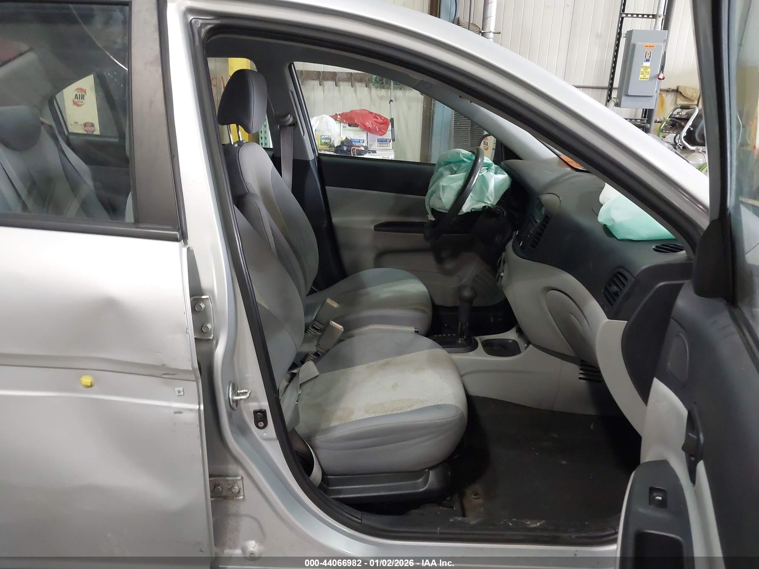 2010 Hyundai Accent Gls Gray vin: KMHCN4AC4AU471718