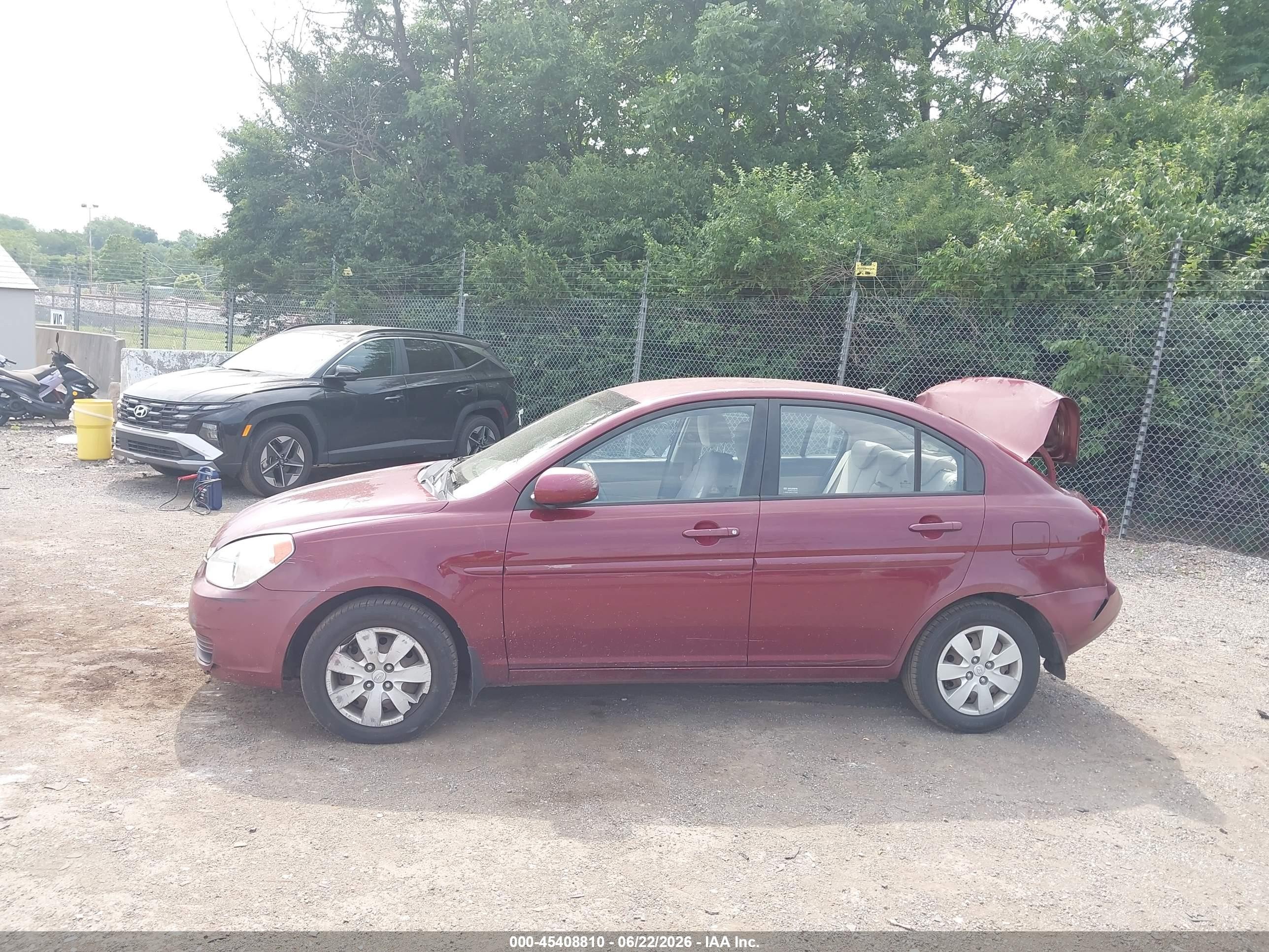 2010 Hyundai Accent Gls Burgundy vin: KMHCN4AC4AU487370