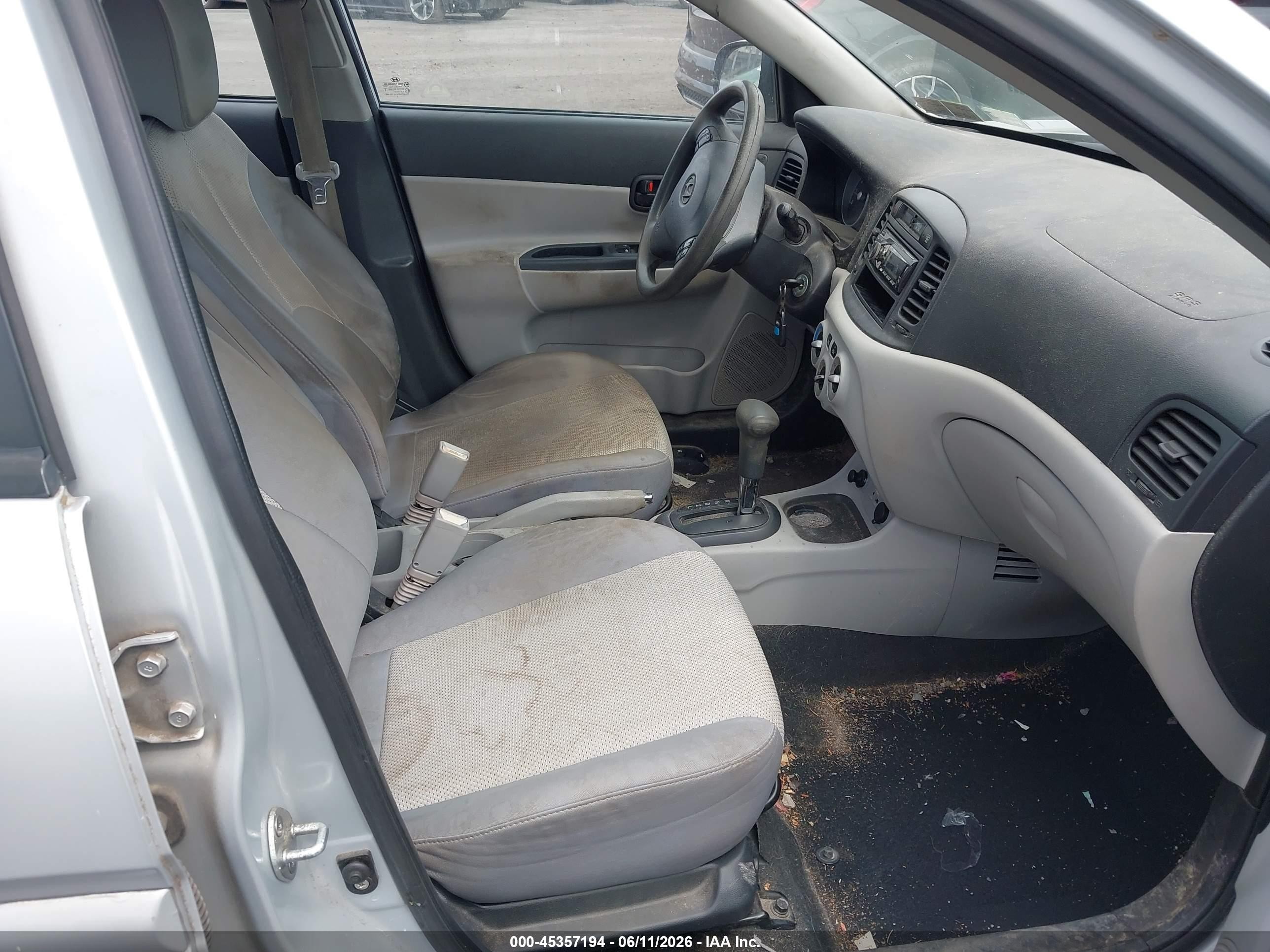 2010 Hyundai Accent Gls Silver vin: KMHCN4AC4AU504121