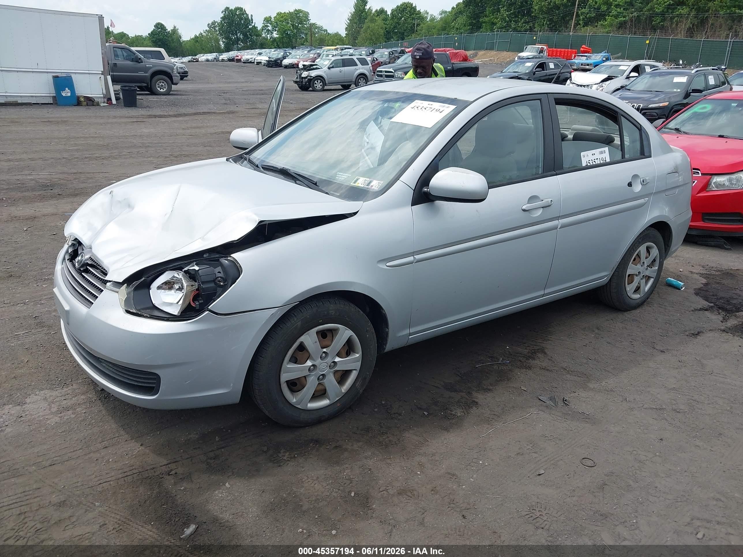 2010 Hyundai Accent Gls Silver vin: KMHCN4AC4AU504121