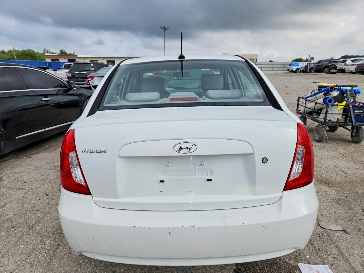 2011 Hyundai Accent Gls Белый vin: KMHCN4AC4BU612370
