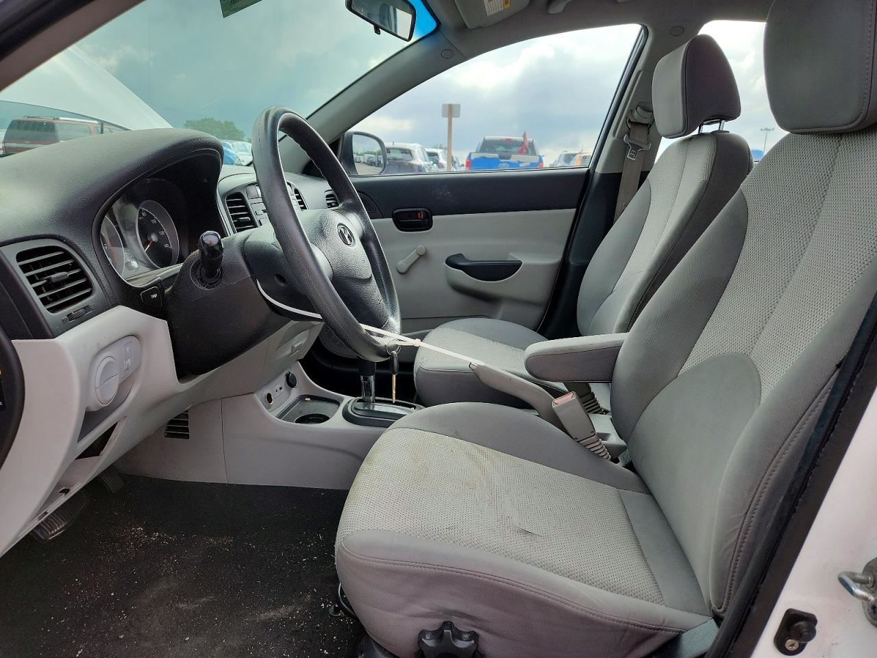2011 Hyundai Accent Gls Белый vin: KMHCN4AC4BU612370