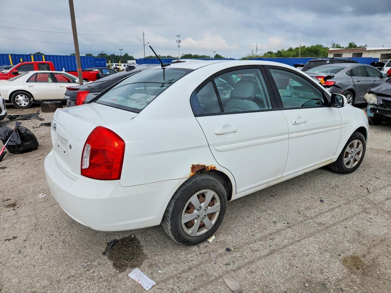 2011 Hyundai Accent Gls Белый vin: KMHCN4AC4BU612370