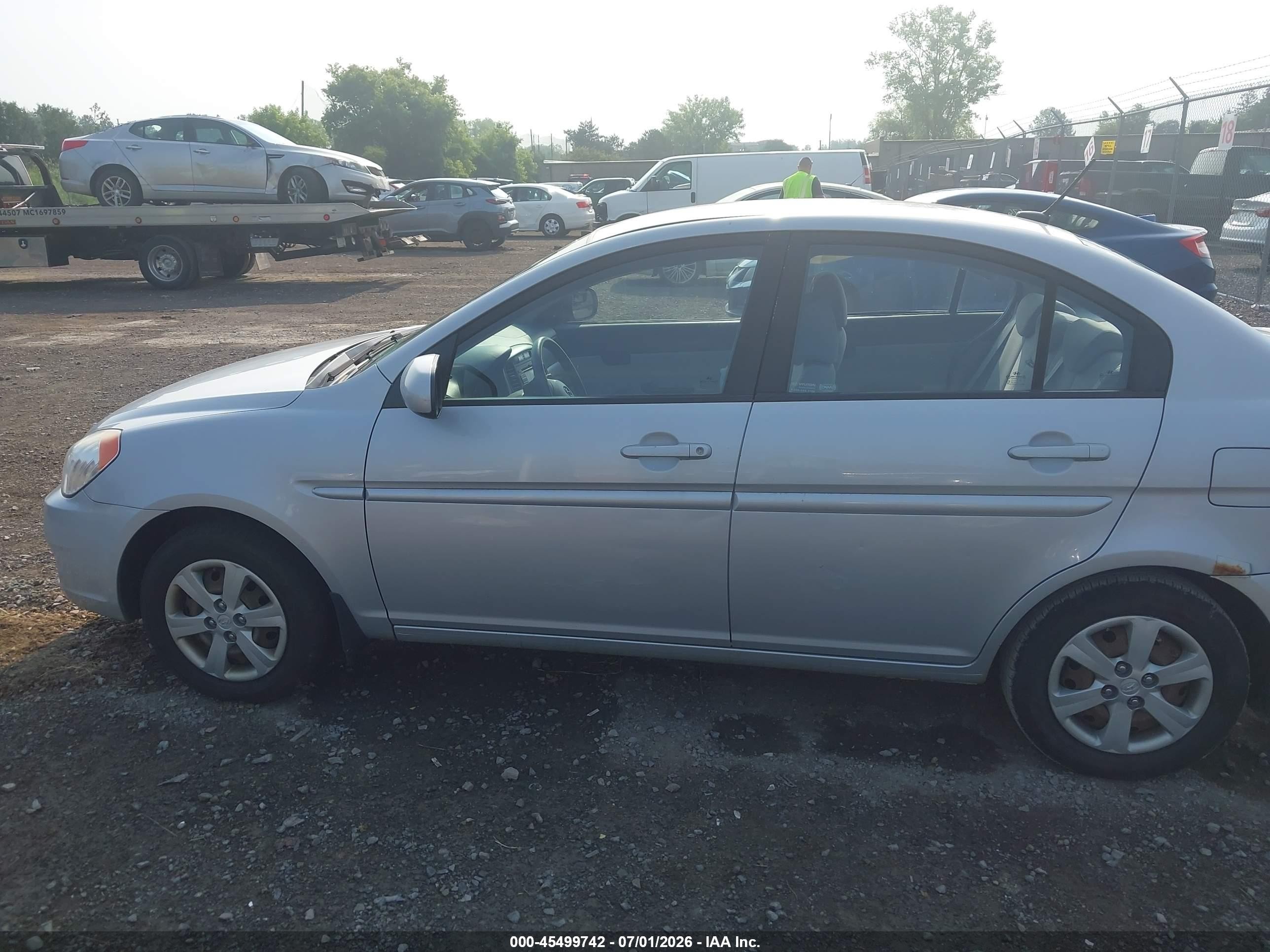 2011 Hyundai Accent Gls Silver vin: KMHCN4AC4BU619884