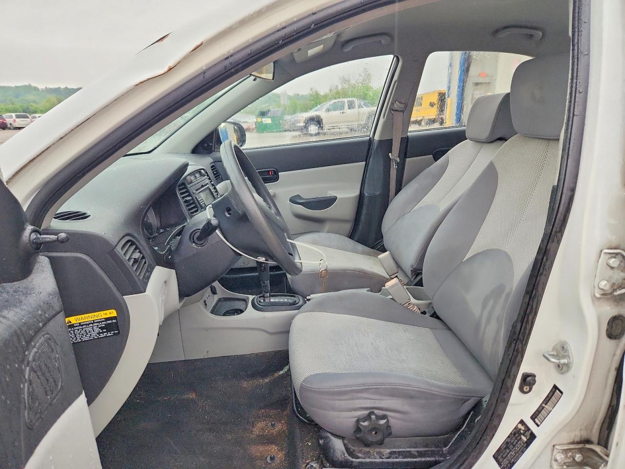 2010 Hyundai Accent Gls White vin: KMHCN4AC5AU488799
