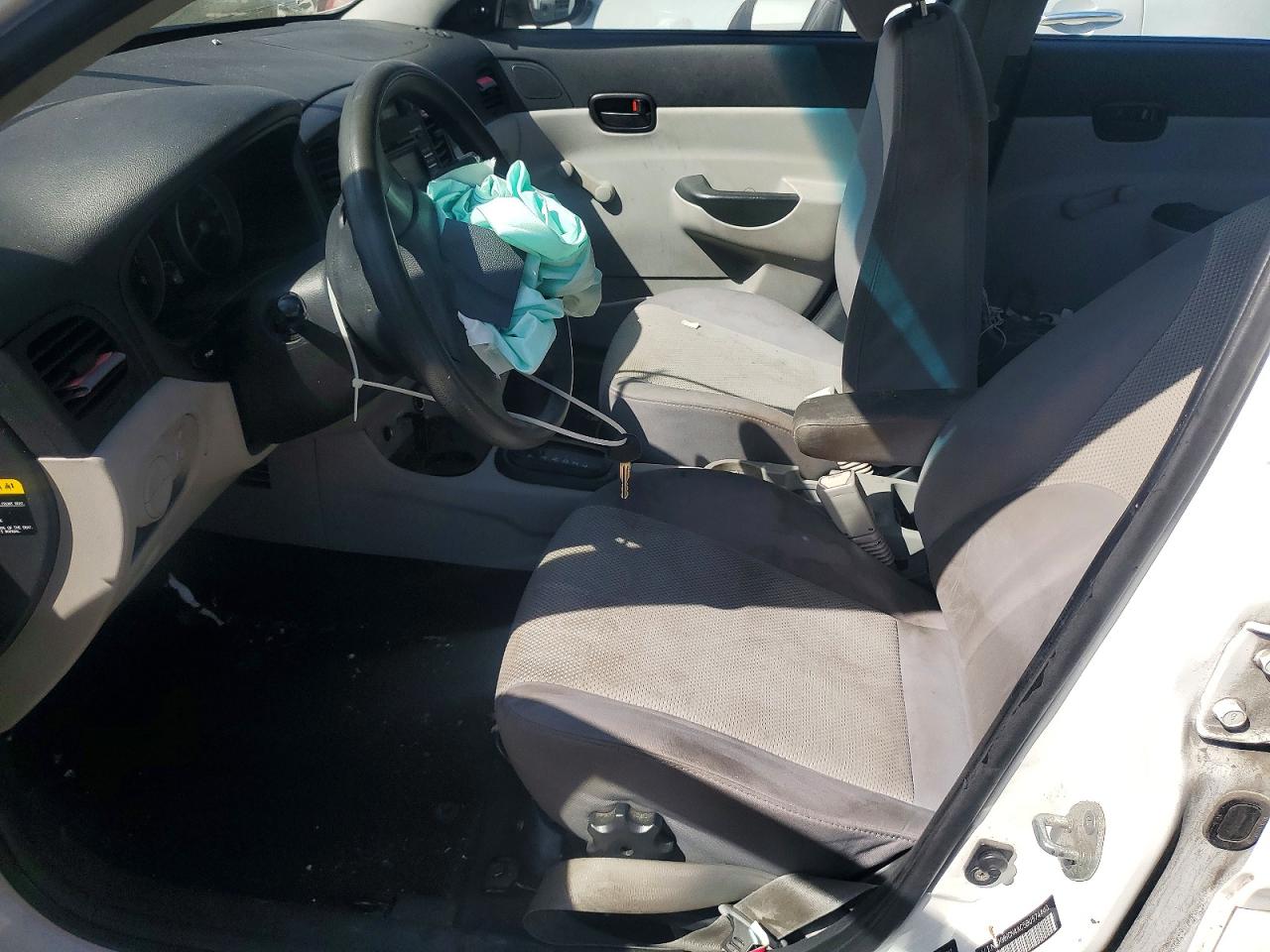 2011 Hyundai Accent Gls White vin: KMHCN4AC5BU574440