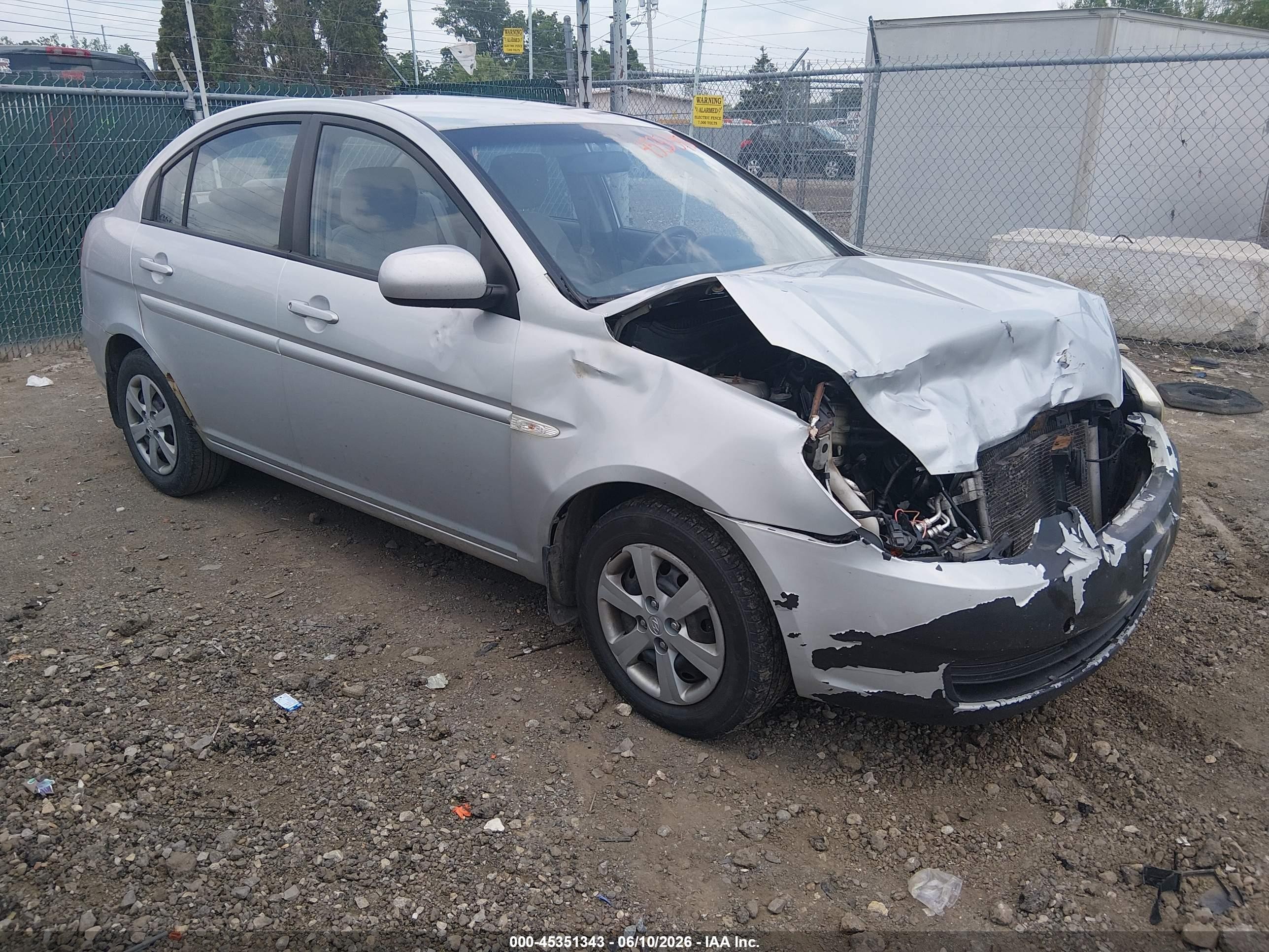 2010 Hyundai Accent Gls Silver vin: KMHCN4AC8AU504848