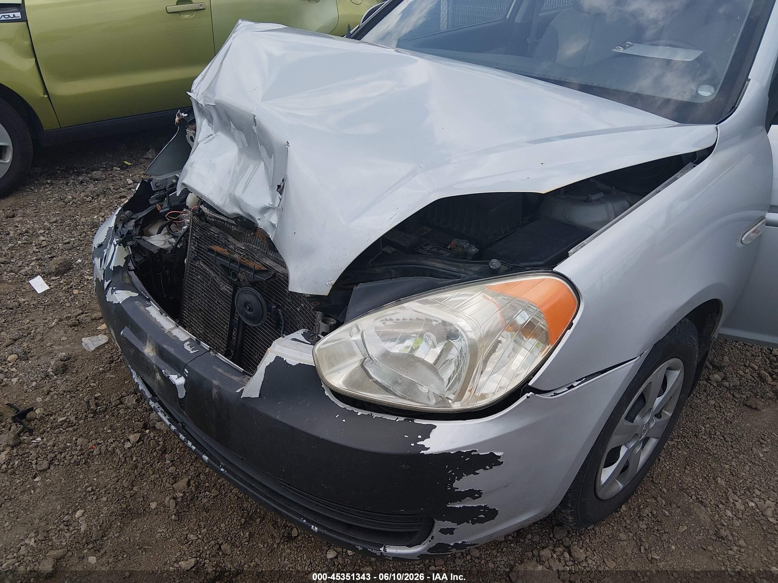 2010 Hyundai Accent Gls Silver vin: KMHCN4AC8AU504848