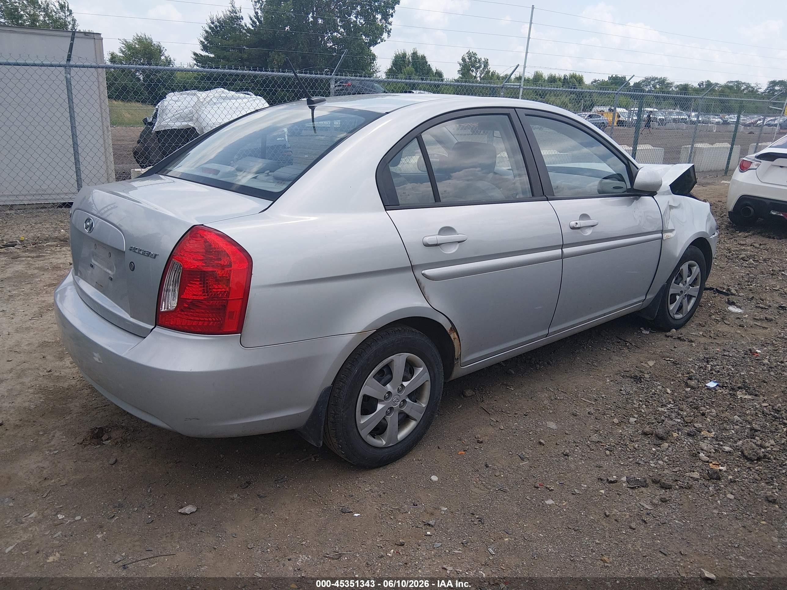2010 Hyundai Accent Gls Silver vin: KMHCN4AC8AU504848