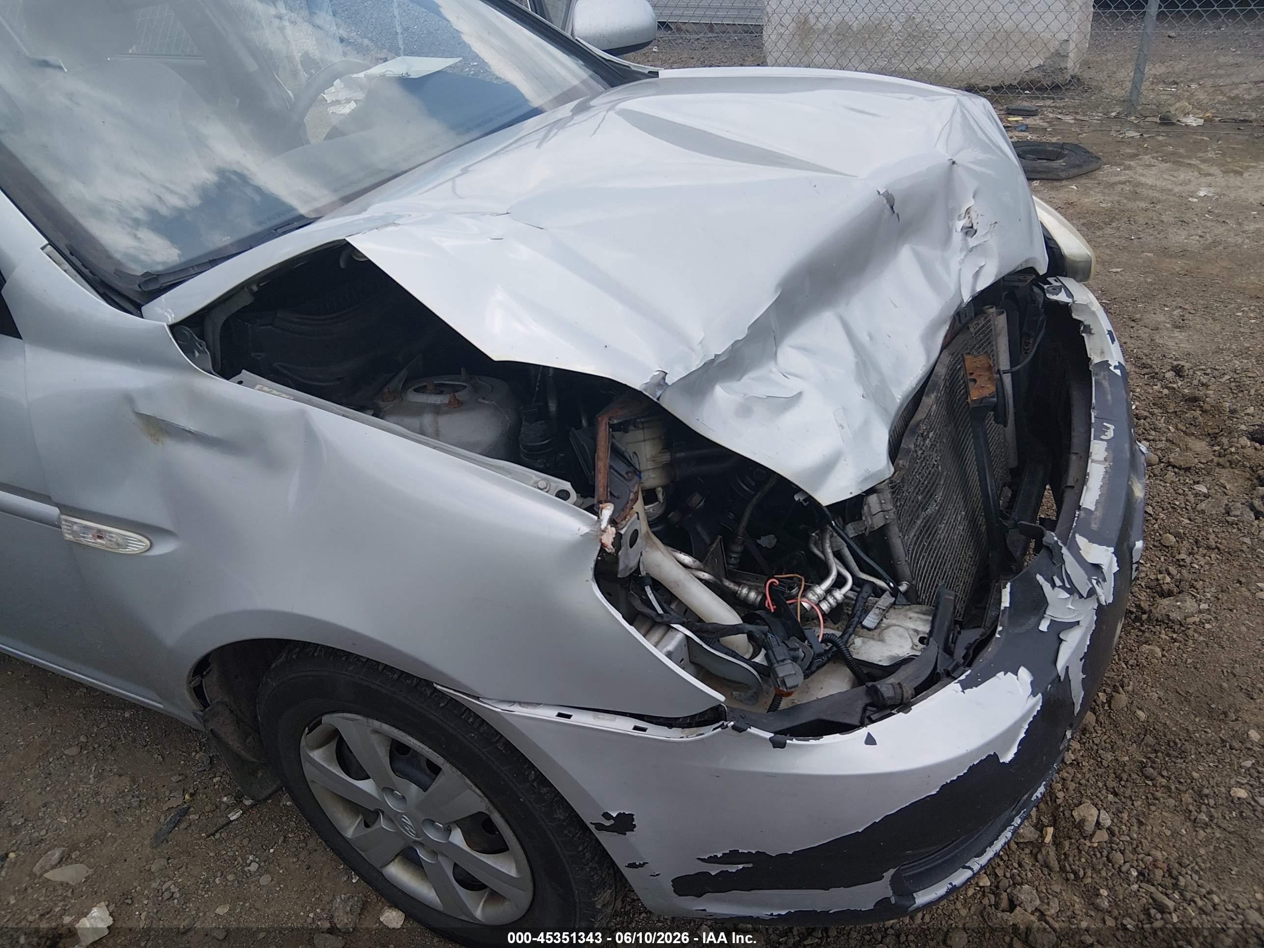 2010 Hyundai Accent Gls Silver vin: KMHCN4AC8AU504848