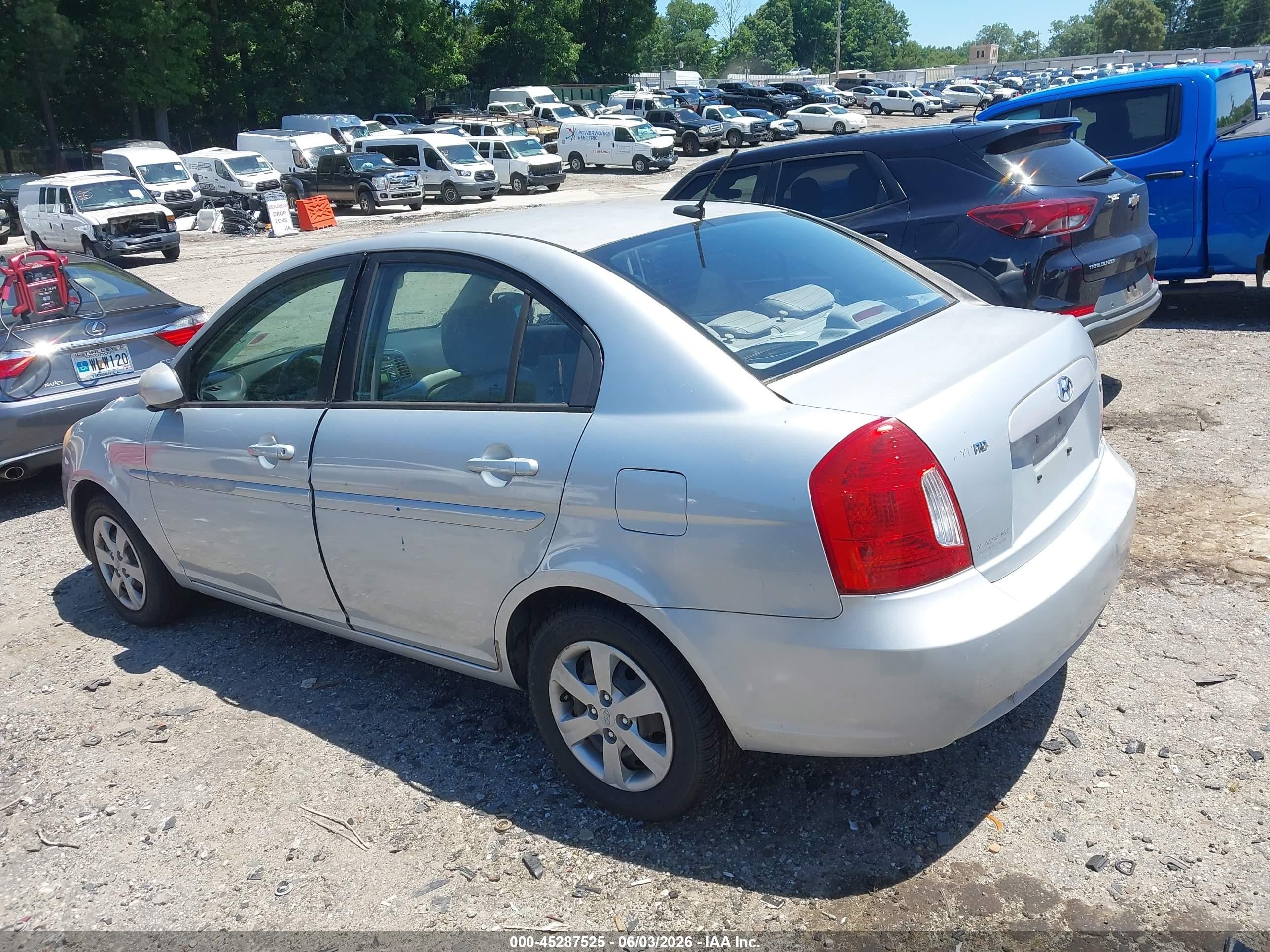 2011 Hyundai Accent Gls Silver vin: KMHCN4AC9BU609562